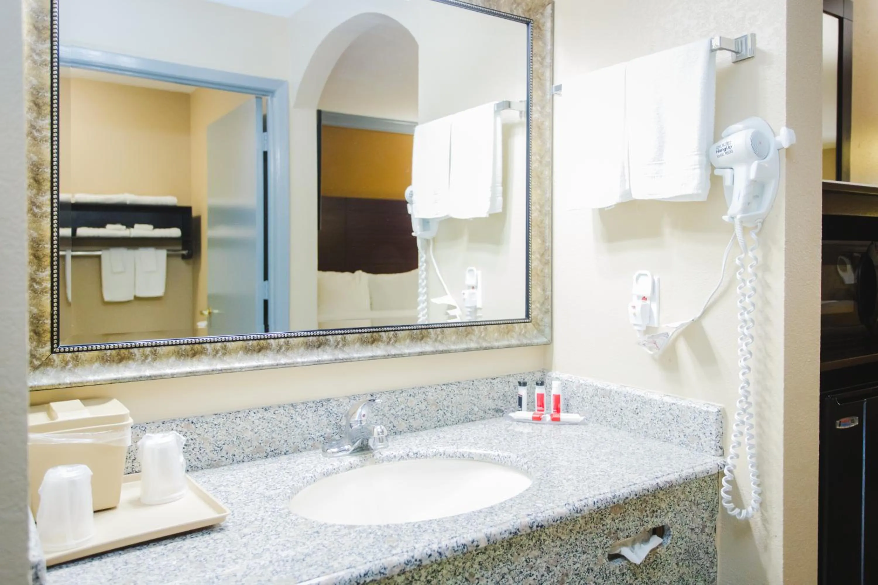 Bathroom in Days Inn by Wyndham Rosenberg