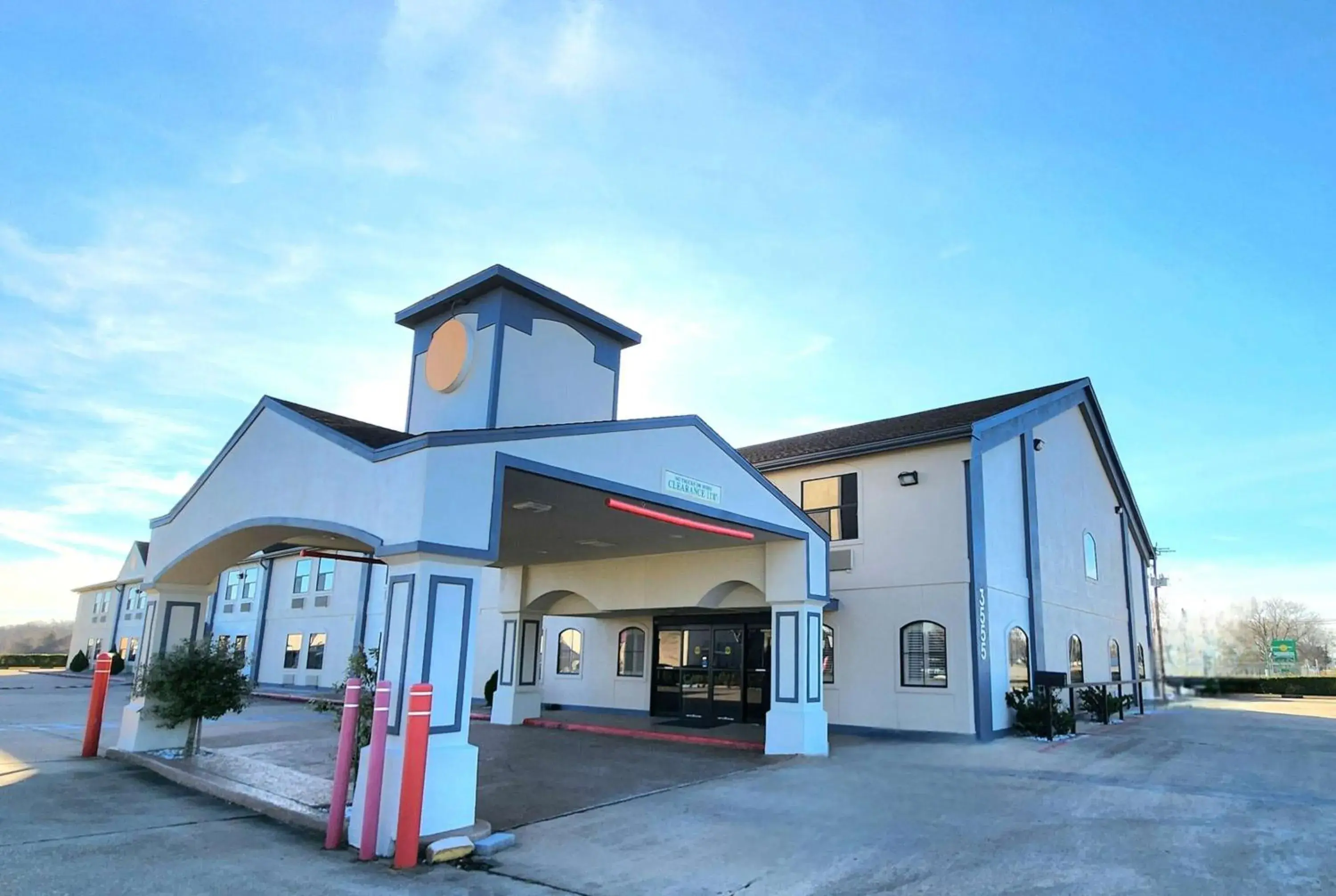 Property building in Days Inn by Wyndham Rosenberg Property building in Days Inn by Wyndham Rosenberg