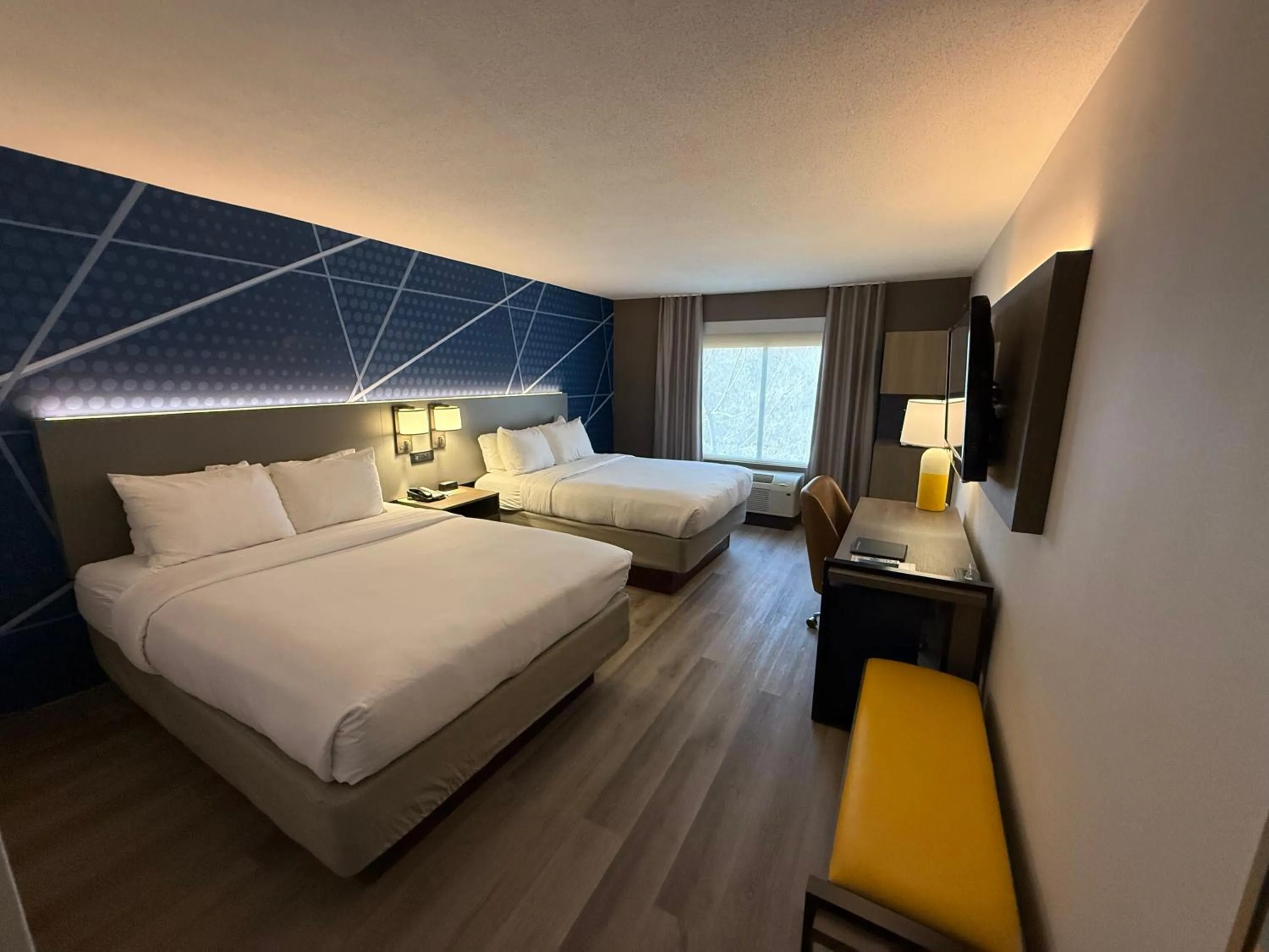 Bedroom, Bed in Comfort Inn & Suites Danbury-Bethel