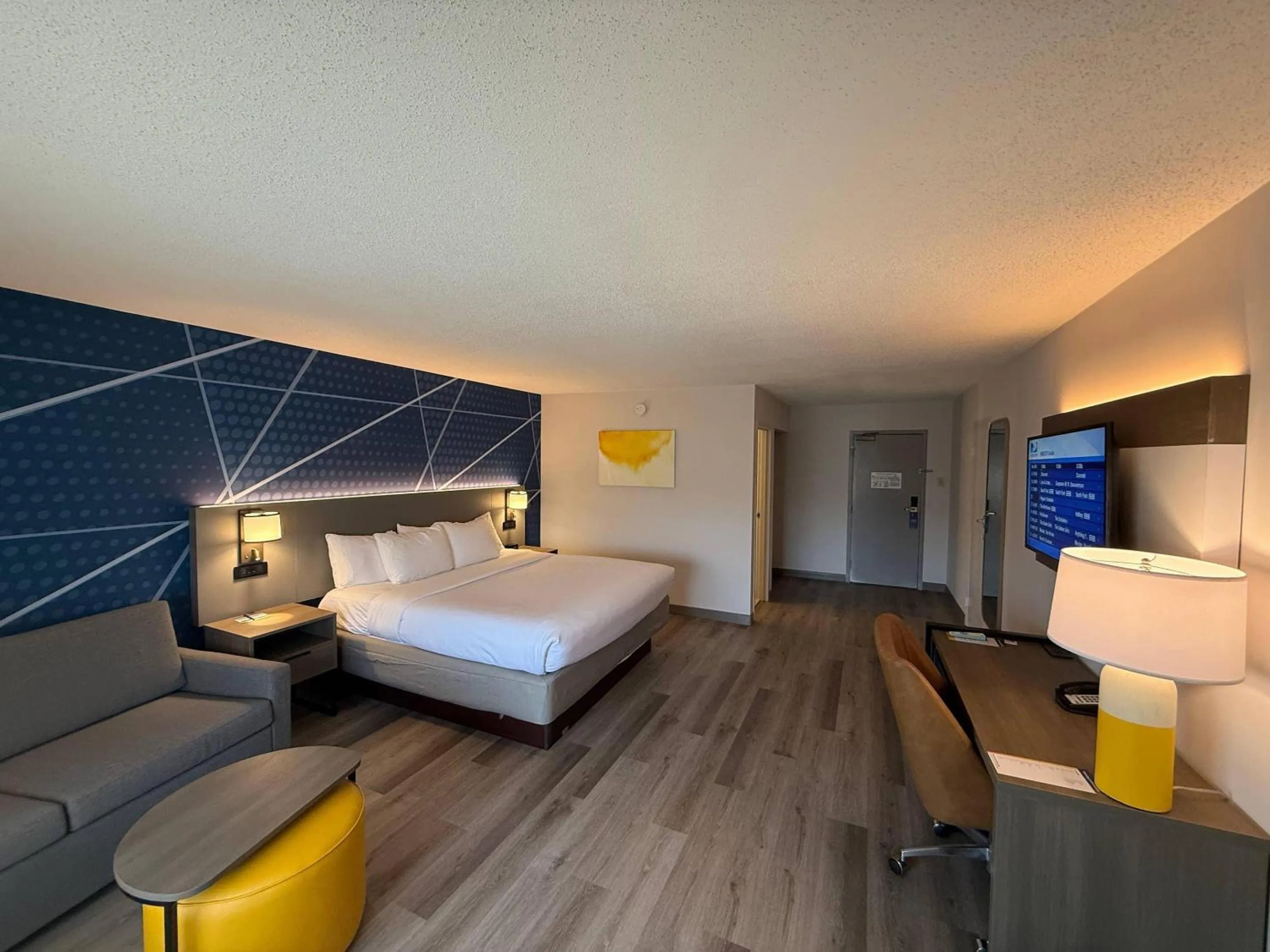 Bedroom, Bed in Comfort Inn & Suites Danbury-Bethel