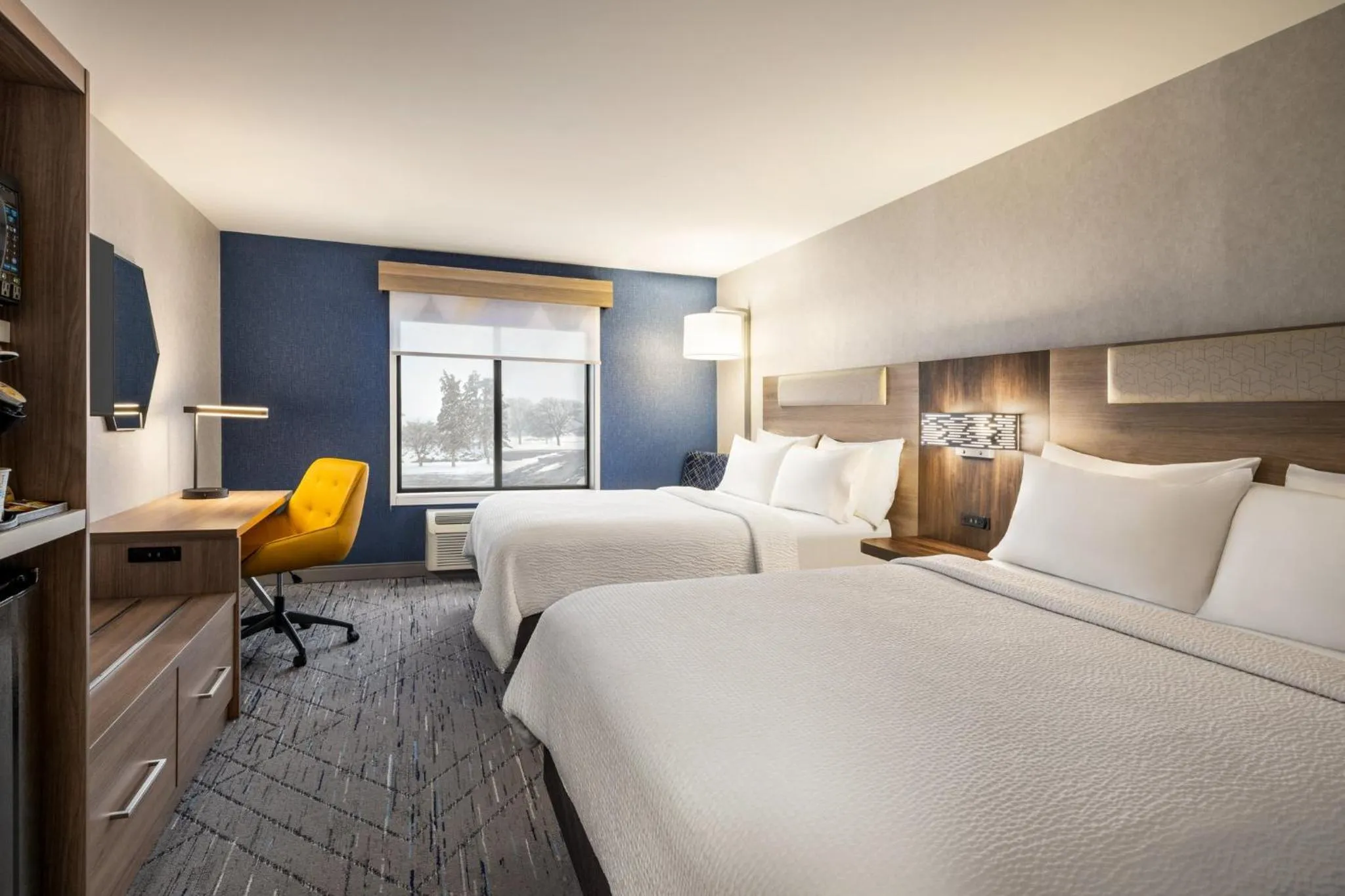 Photo of the whole room, Bed in Holiday Inn Express Syracuse Airport by IHG