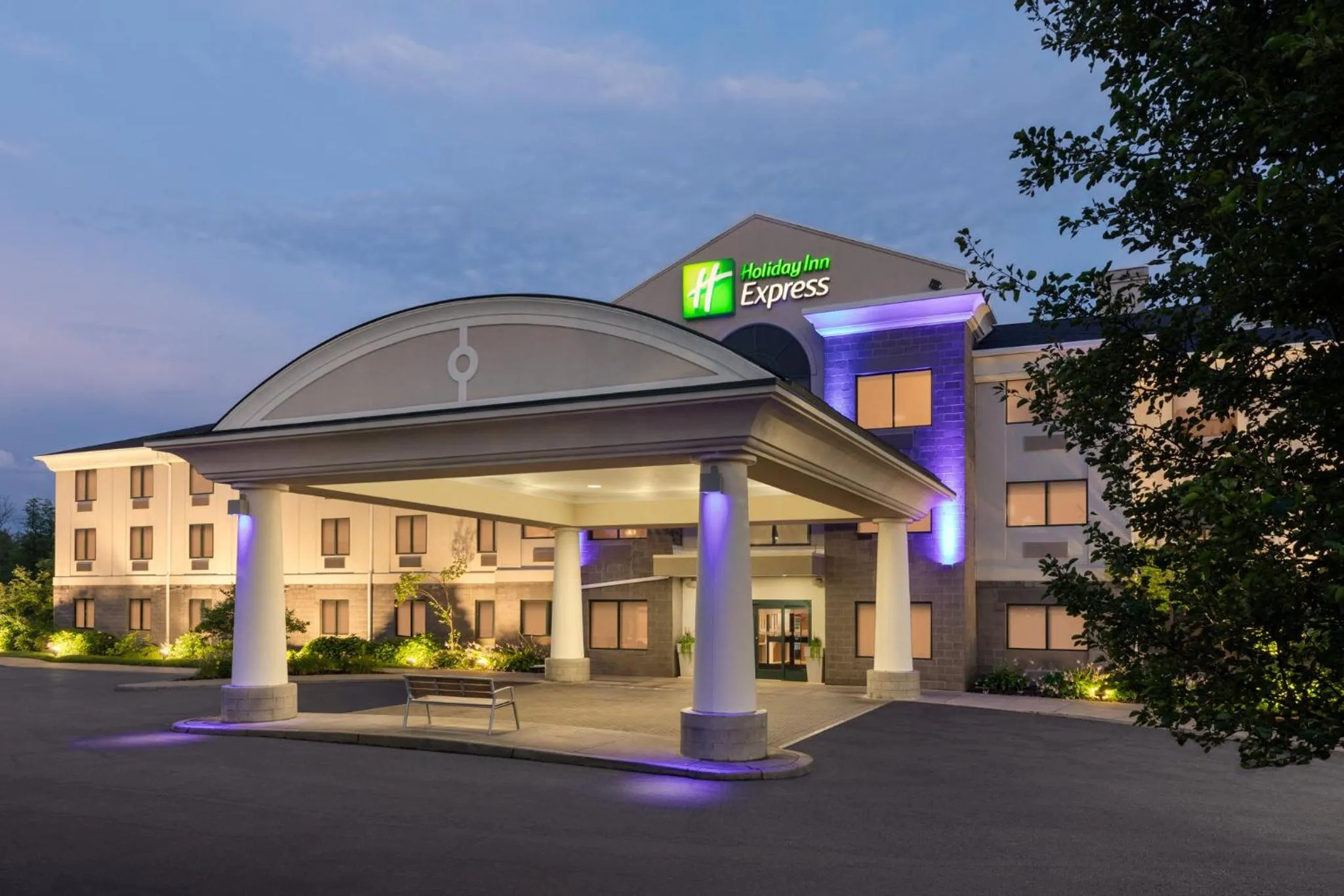 Property building in Holiday Inn Express Syracuse Airport by IHG