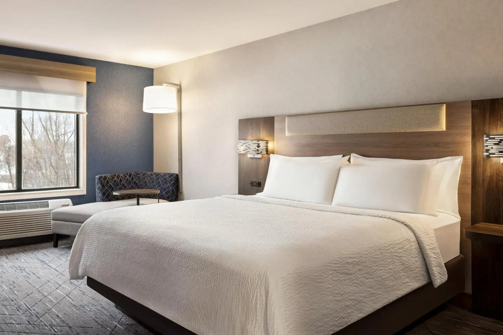 Photo of the whole room, Bed in Holiday Inn Express Syracuse Airport by IHG Photo of the whole room, Bed in Holiday Inn Express Syracuse Airport by IHG