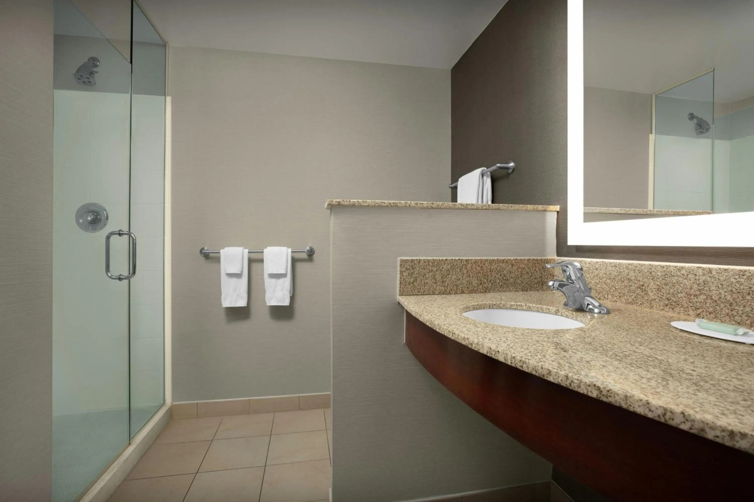 Bathroom in Courtyard Phoenix Chandler/Fashion Center