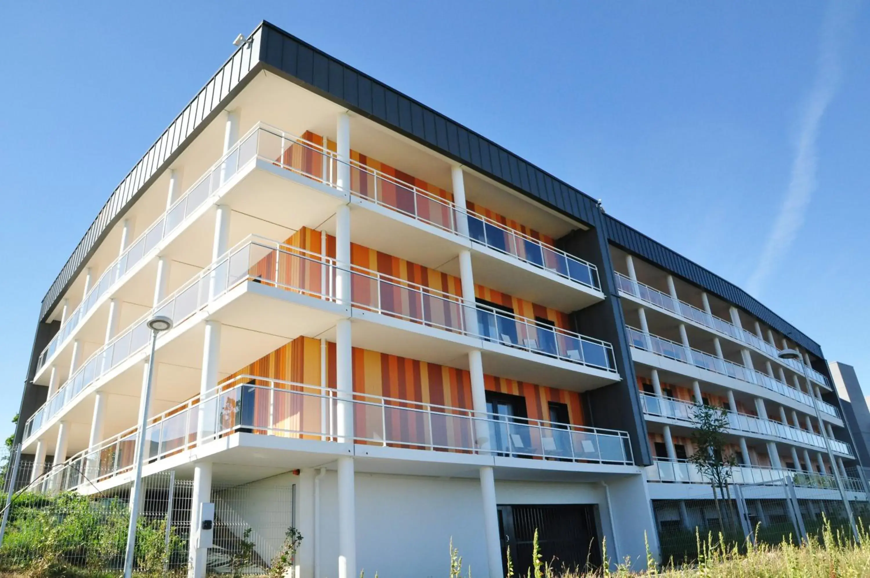 Property building in Golden Tulip Pornic Suites- Appart Hotel Property building in Golden Tulip Pornic Suites- Appart Hotel