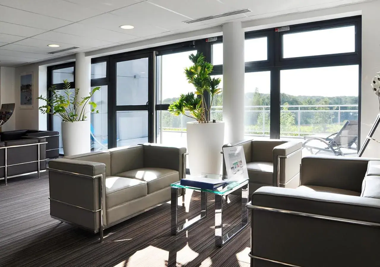 Lobby or reception in Golden Tulip Pornic Suites- Appart Hotel Lobby or reception in Golden Tulip Pornic Suites- Appart Hotel