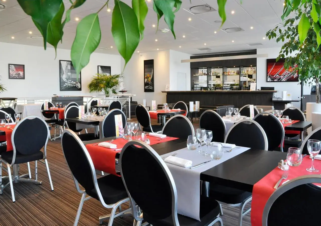 Restaurant/places to eat in Golden Tulip Pornic Suites- Appart Hotel Restaurant/places to eat in Golden Tulip Pornic Suites- Appart Hotel