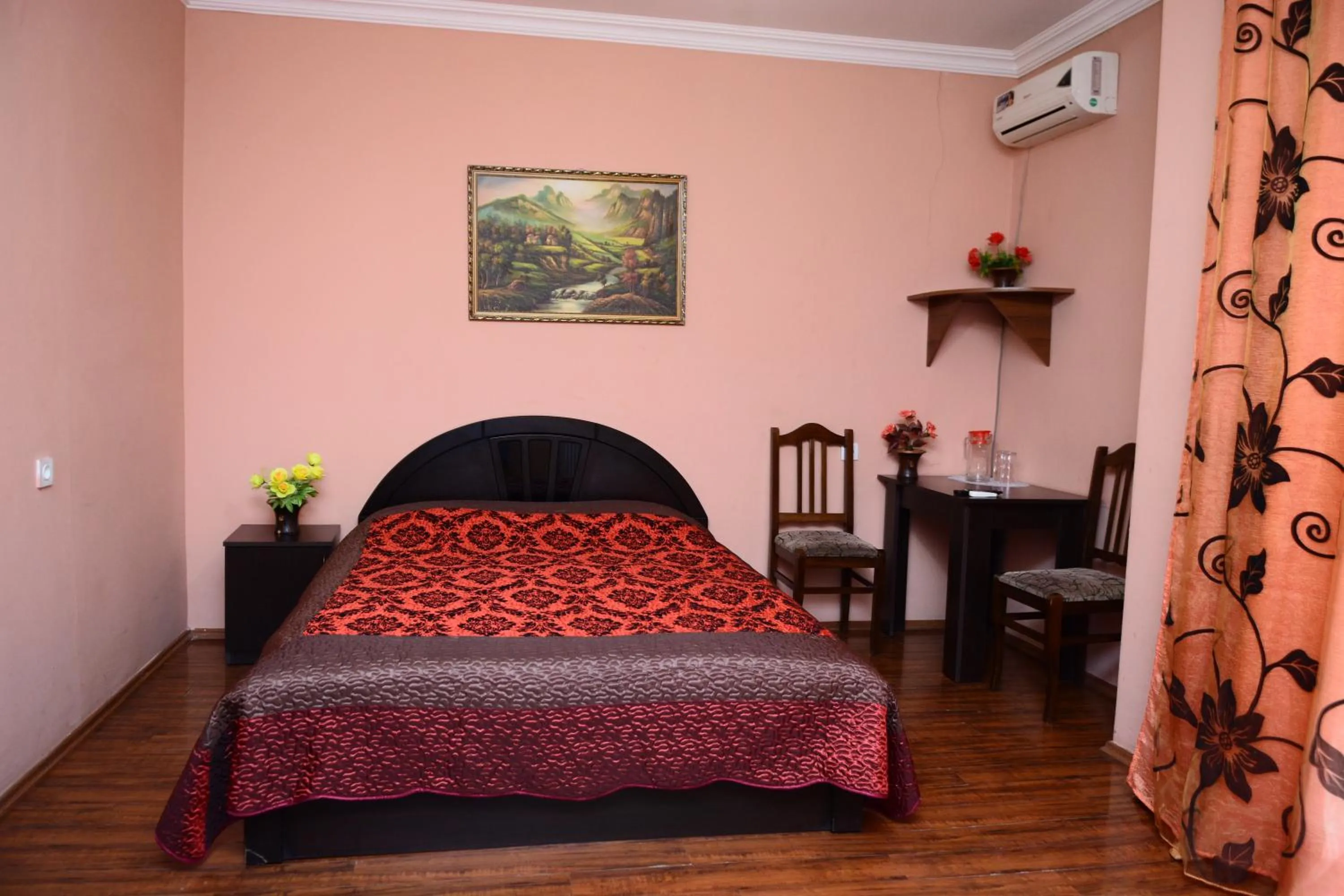 Standard Triple Room in Hotel Kvareli