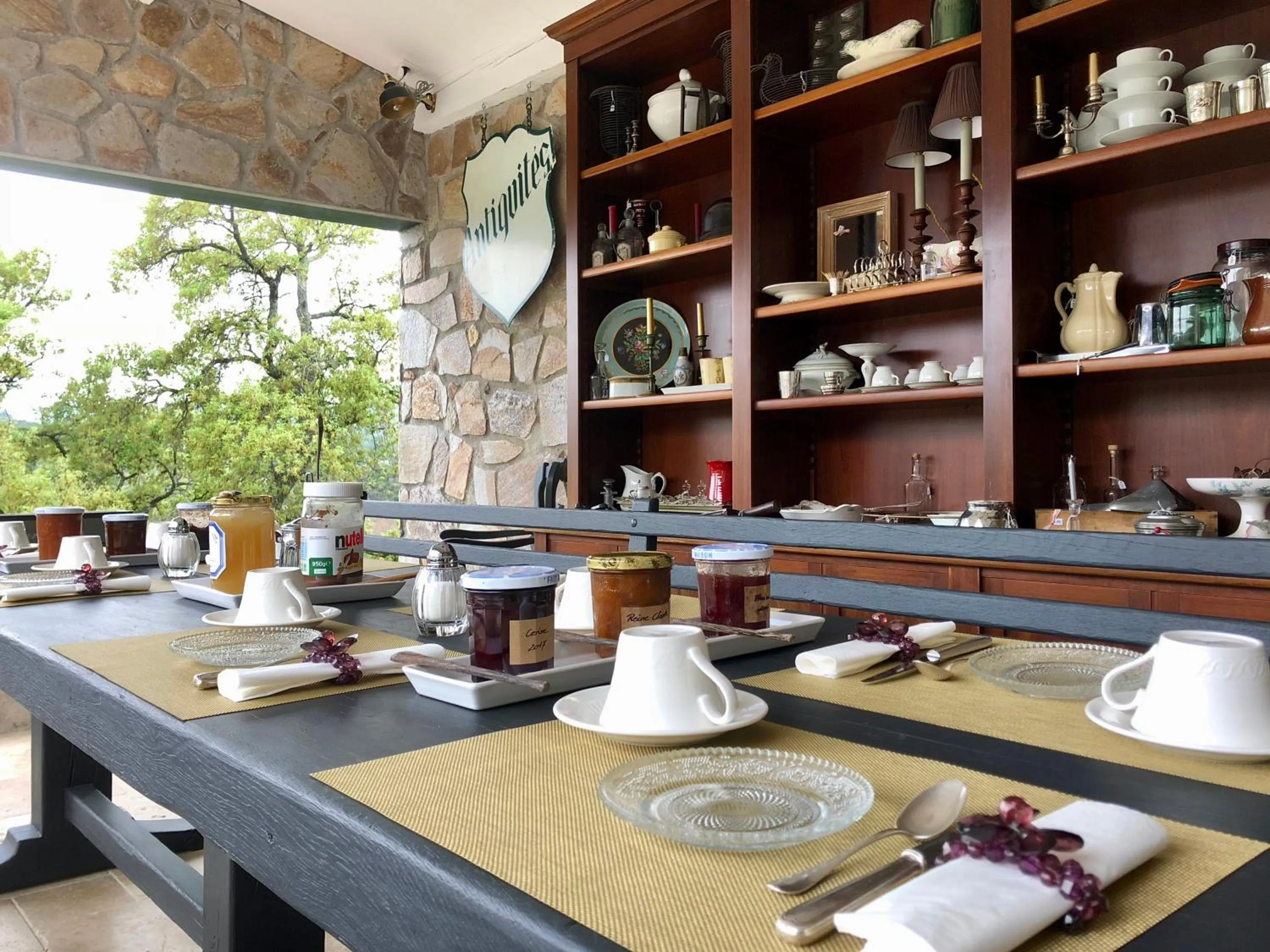 Breakfast in Les Aurochs