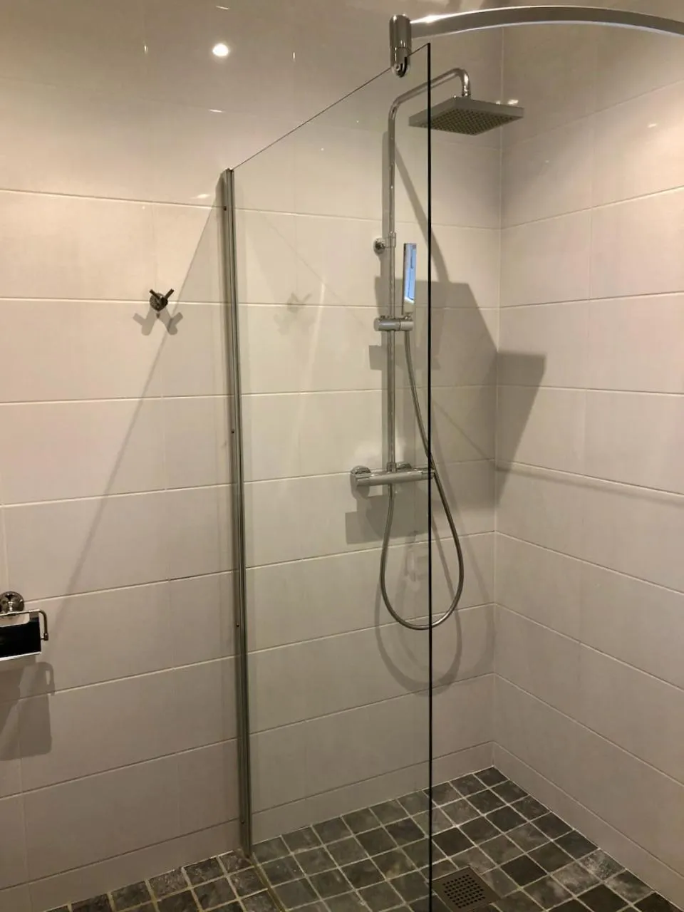 Shower in Les Aurochs