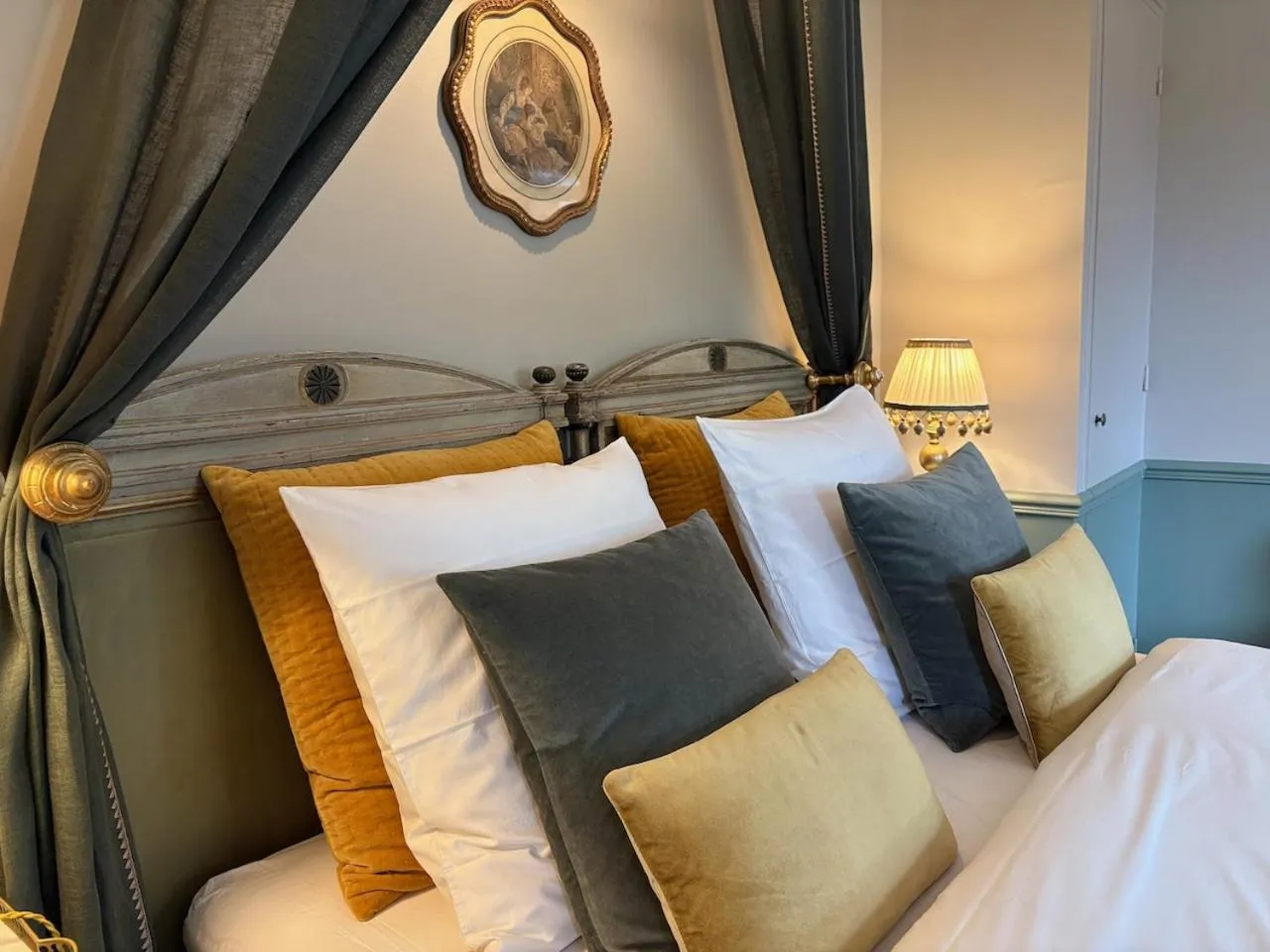 Bedroom in Les Aurochs