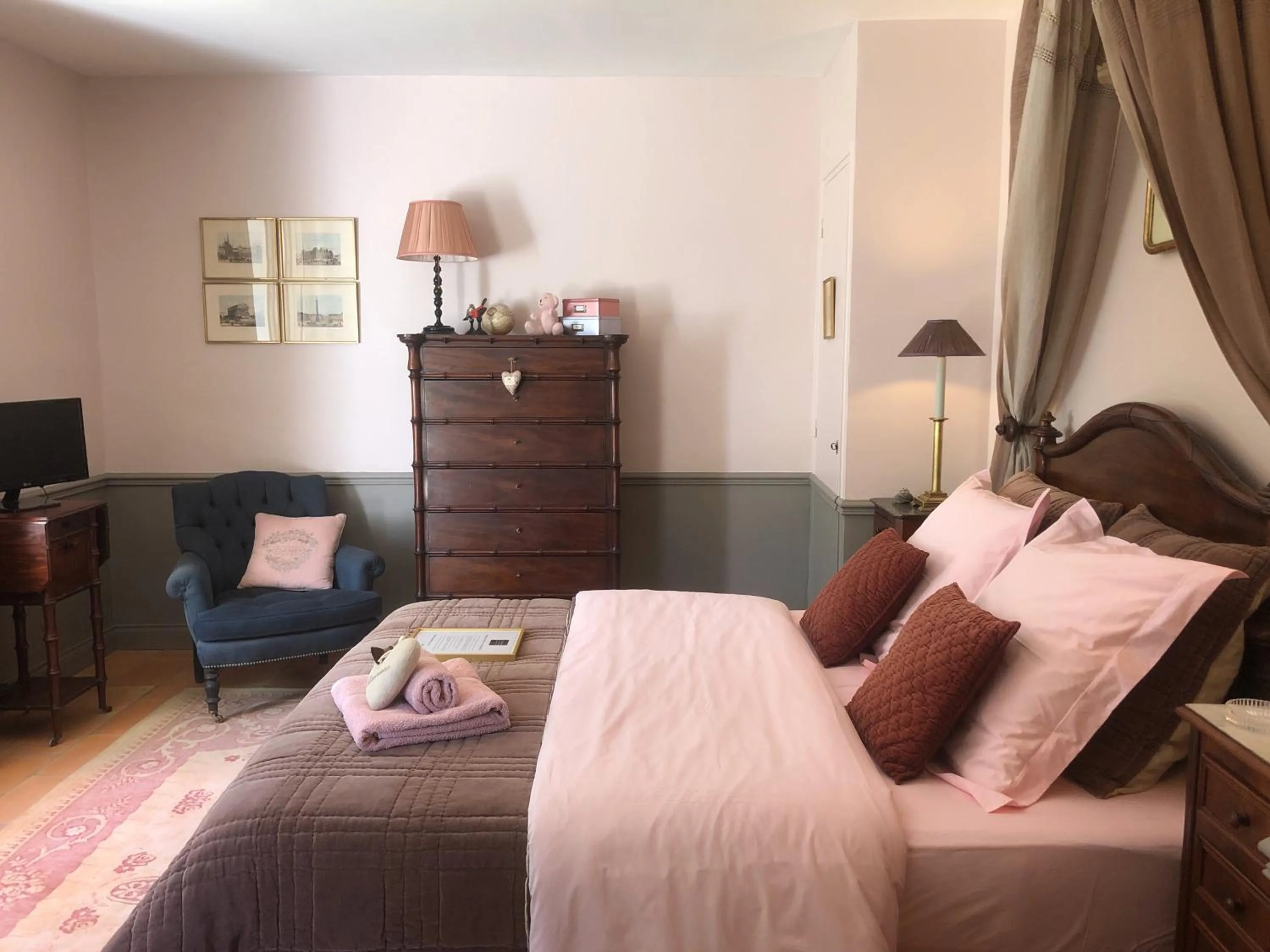 Photo of the whole room in Les Aurochs