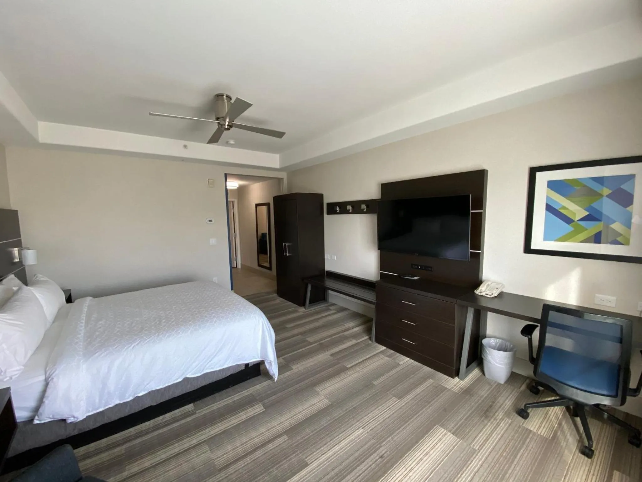 Photo of the whole room, Bed in Holiday Inn Express Hotel & Suites El Dorado Hills by IHG
