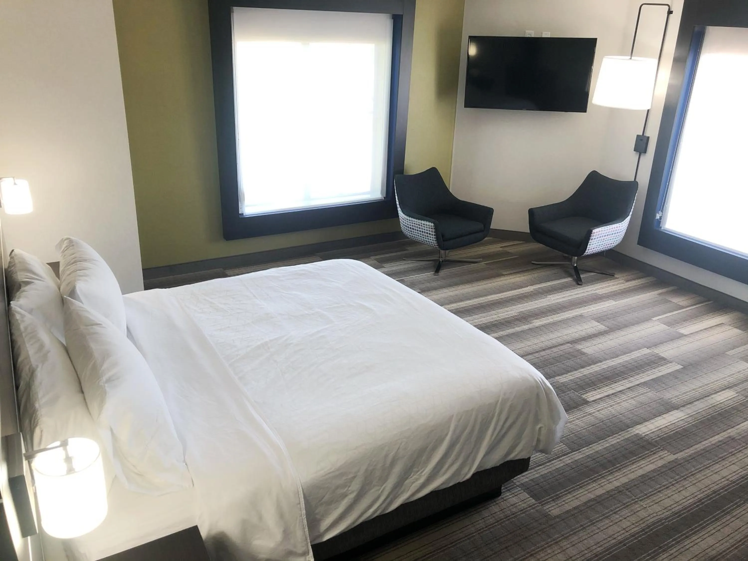 Photo of the whole room, Bed in Holiday Inn Express Hotel & Suites El Dorado Hills by IHG