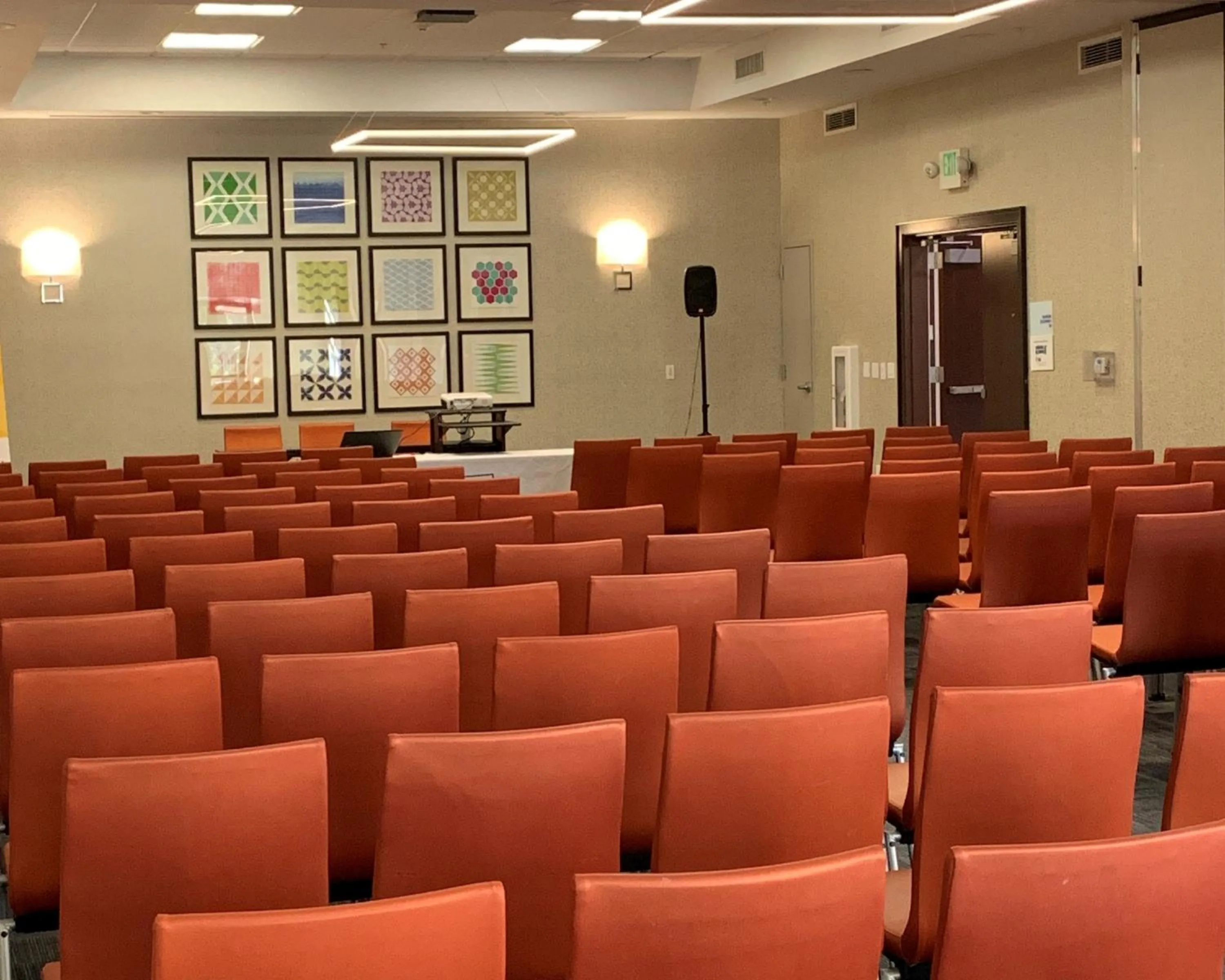 Meeting/conference room in Holiday Inn Express Hotel & Suites El Dorado Hills by IHG