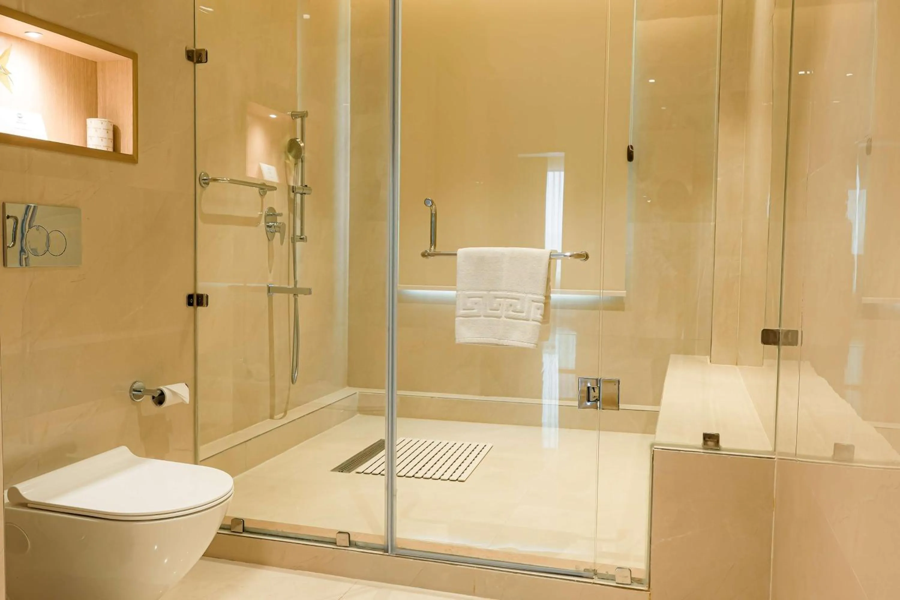 Bathroom in Best Western AH1 Amritsar