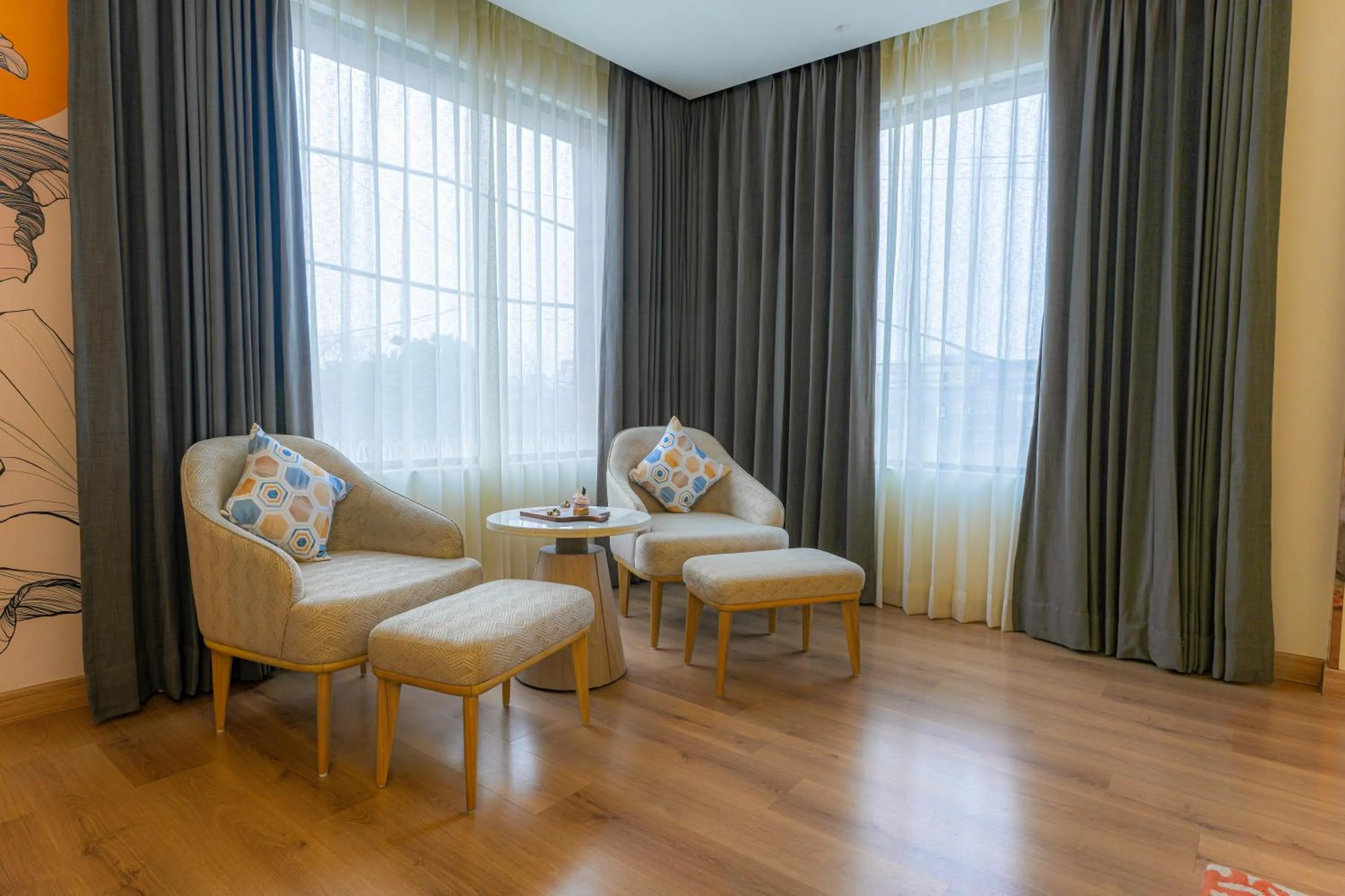 Seating area in Best Western AH1 Amritsar