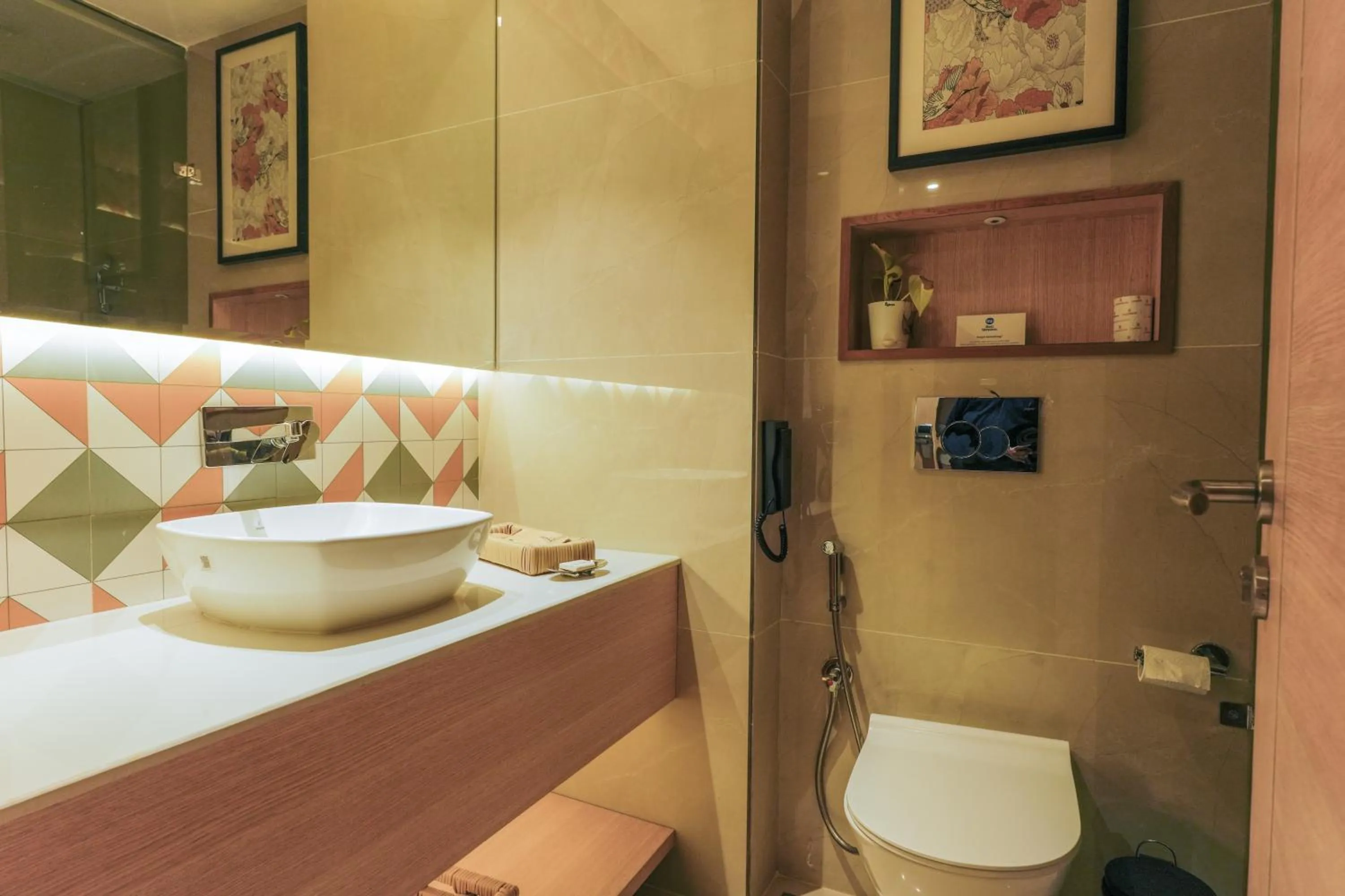 Toilet in Best Western AH1 Amritsar