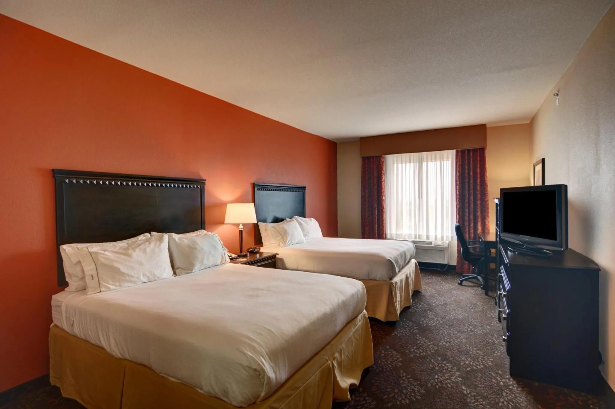 Photo of the whole room, Bed in Holiday Inn Express Hotel and Suites Altus by IHG