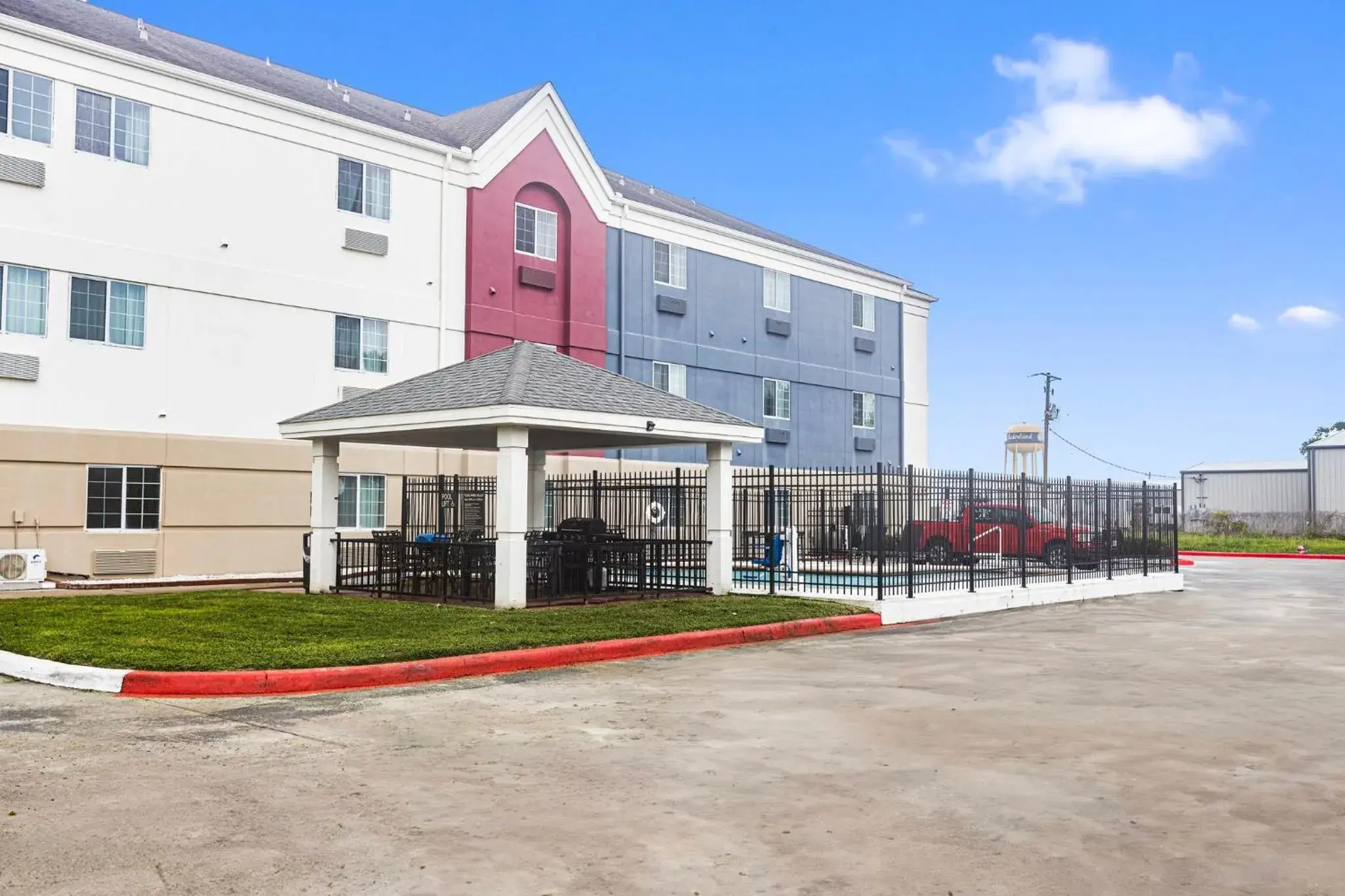 Property building in Candlewood Suites Port Arthur/Nederland by IHG Property building in Candlewood Suites Port Arthur/Nederland by IHG