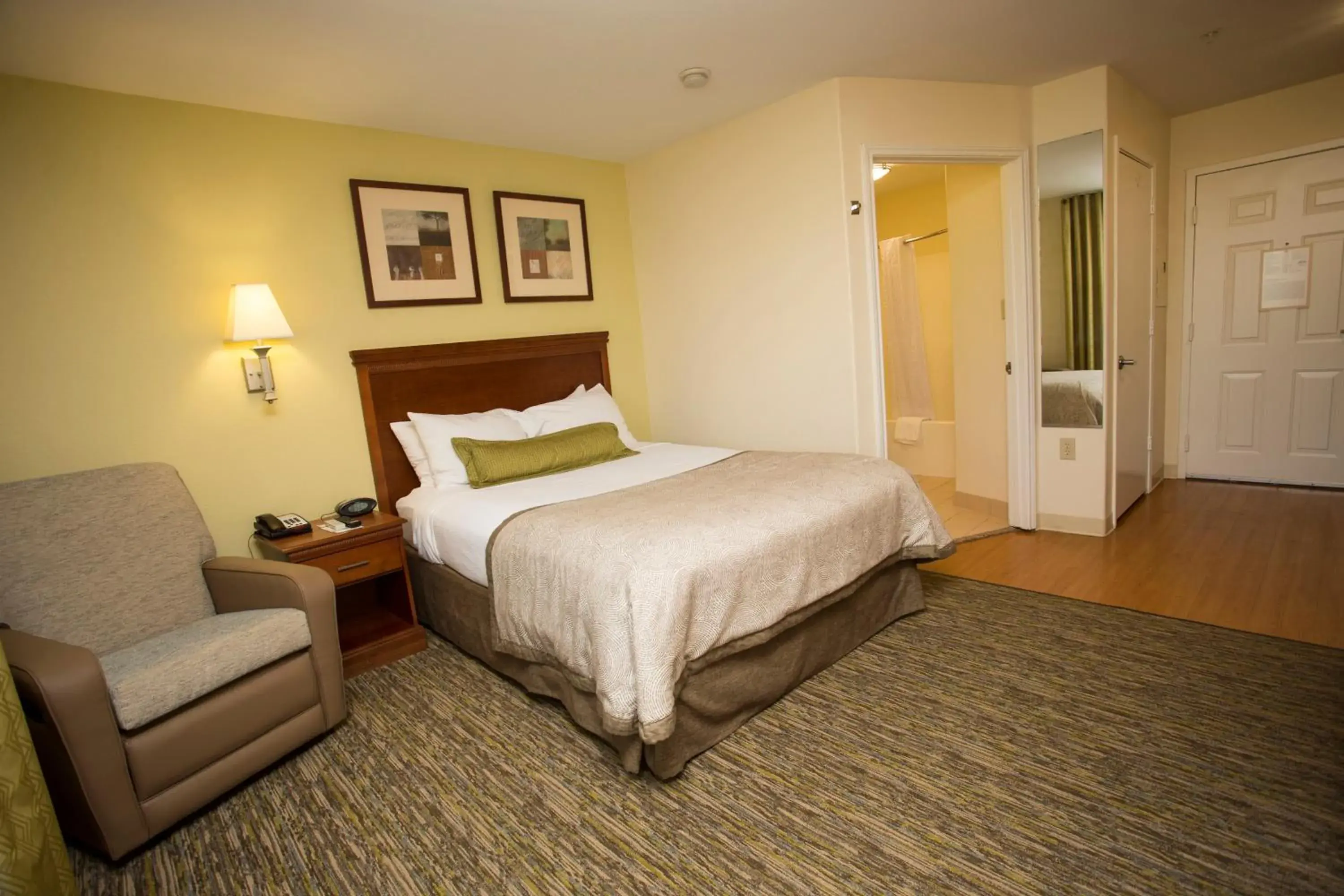 Photo of the whole room, Bed in Candlewood Suites Port Arthur/Nederland by IHG Photo of the whole room, Bed in Candlewood Suites Port Arthur/Nederland by IHG