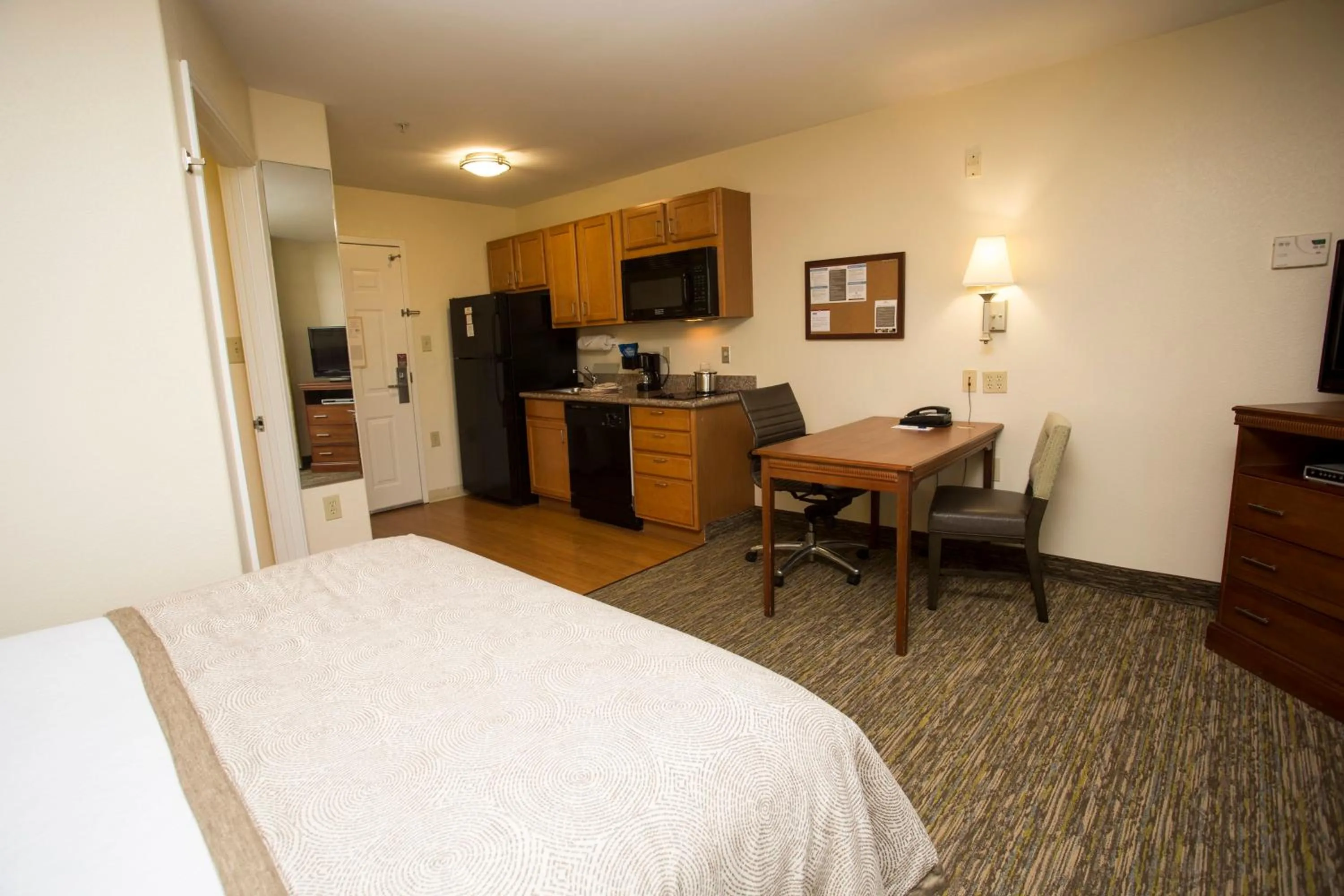 Photo of the whole room, Bed in Candlewood Suites Port Arthur/Nederland by IHG