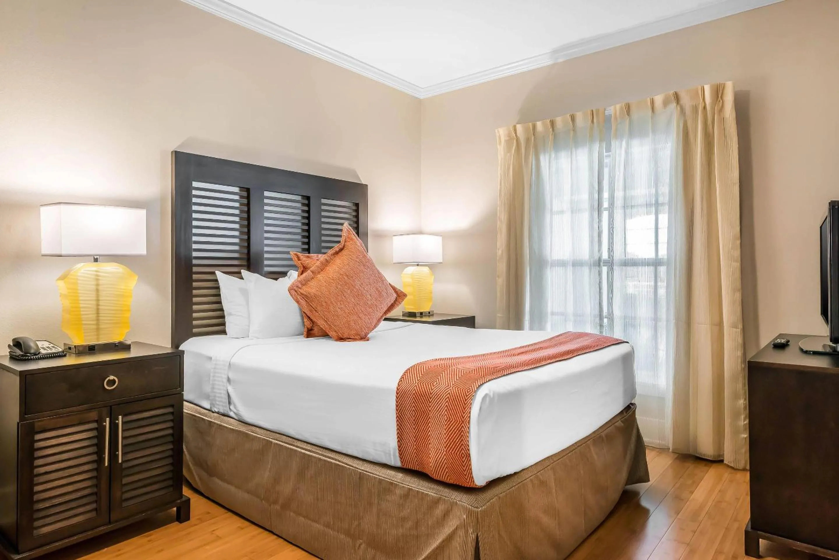 Bedroom, Bed in Bluegreen Vacations Fountains, an Ascend Collection Resort