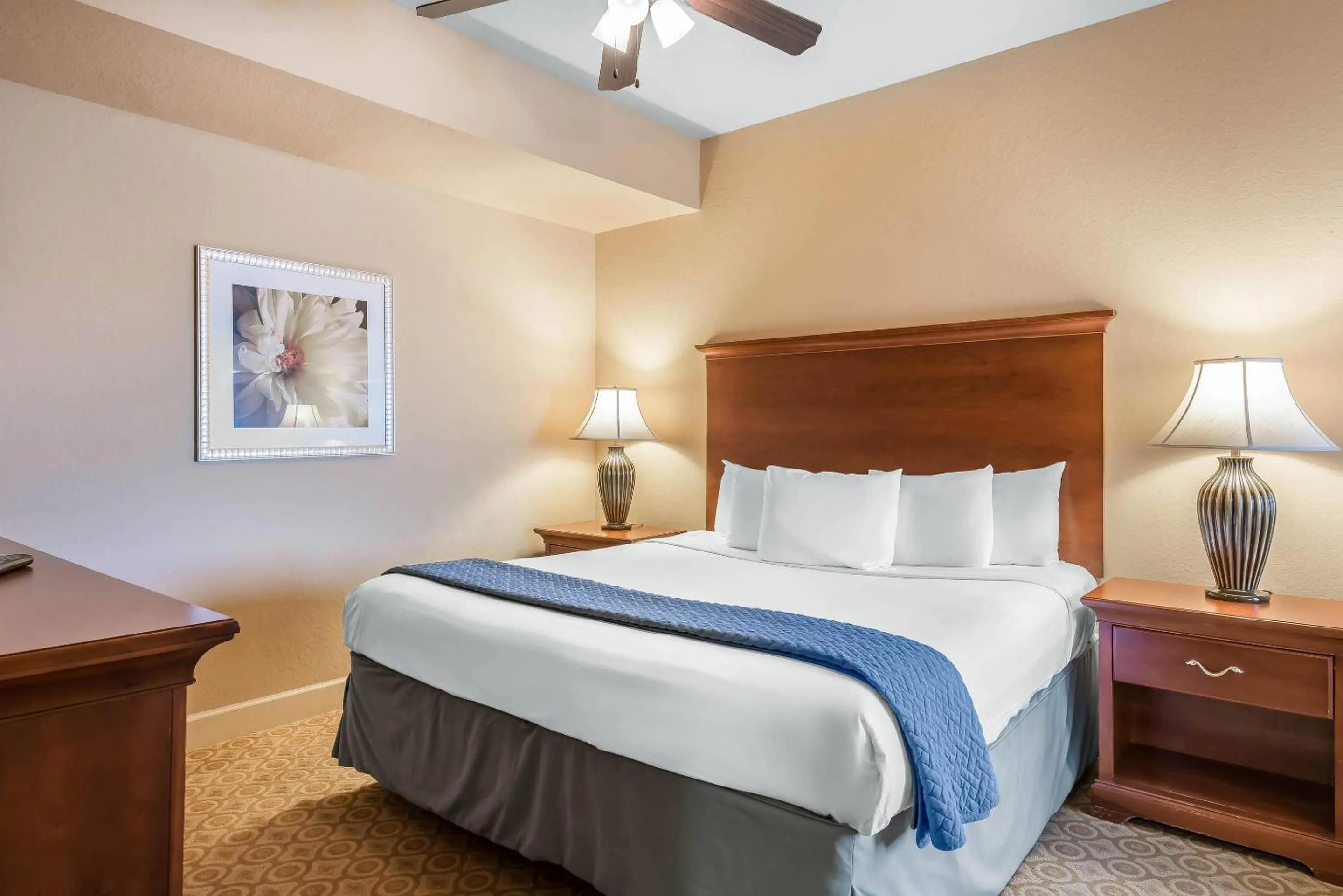 Bedroom, Bed in Bluegreen Vacations Fountains, an Ascend Collection Resort