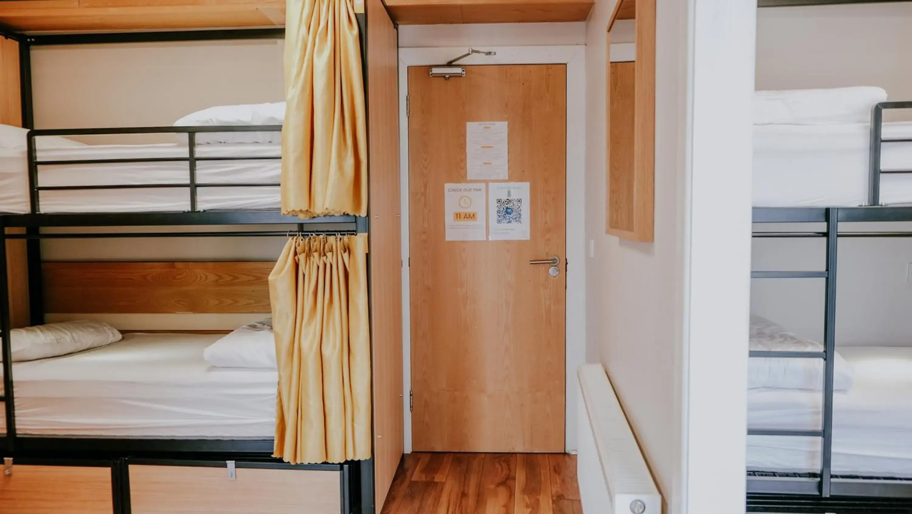 Bed in Garden Lane Backpackers Bed in Garden Lane Backpackers