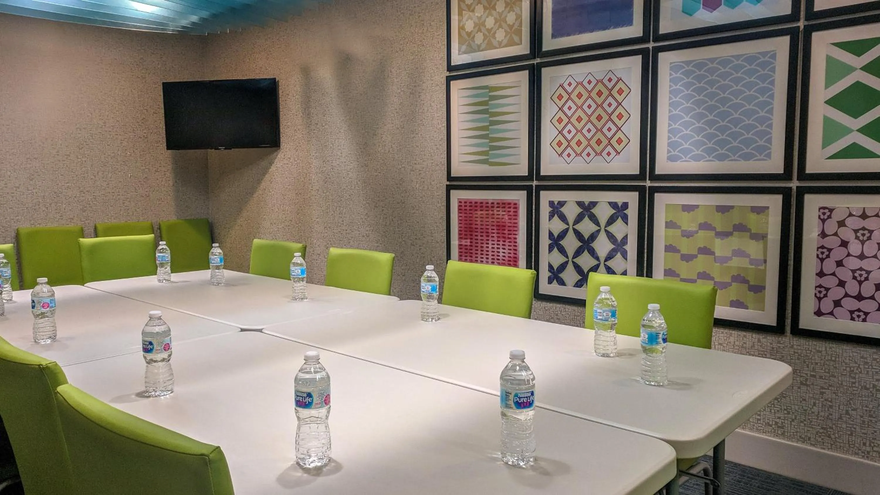 Meeting/conference room in Holiday Inn Express Fort Wayne - East - New Haven by IHG