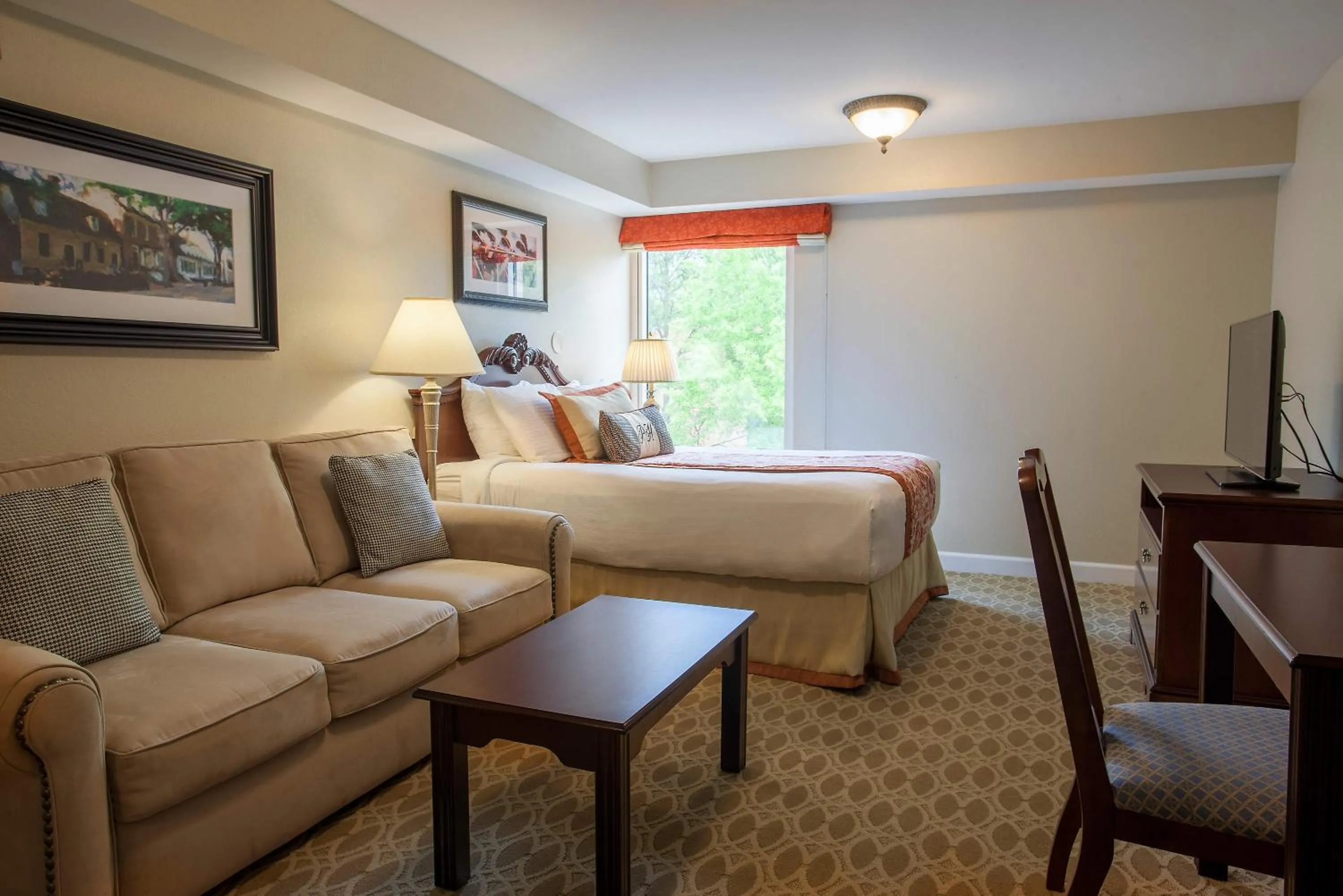 Living room in Bluegreen Vacations Patrick Henry Square, an Ascend Collection Resort