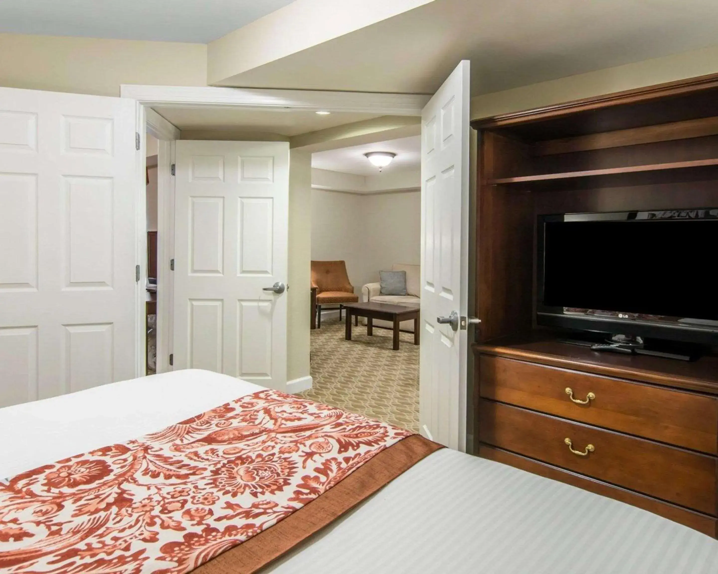 Bedroom, Bed in Bluegreen Vacations Patrick Henry Sqr, Ascend Resort Collection