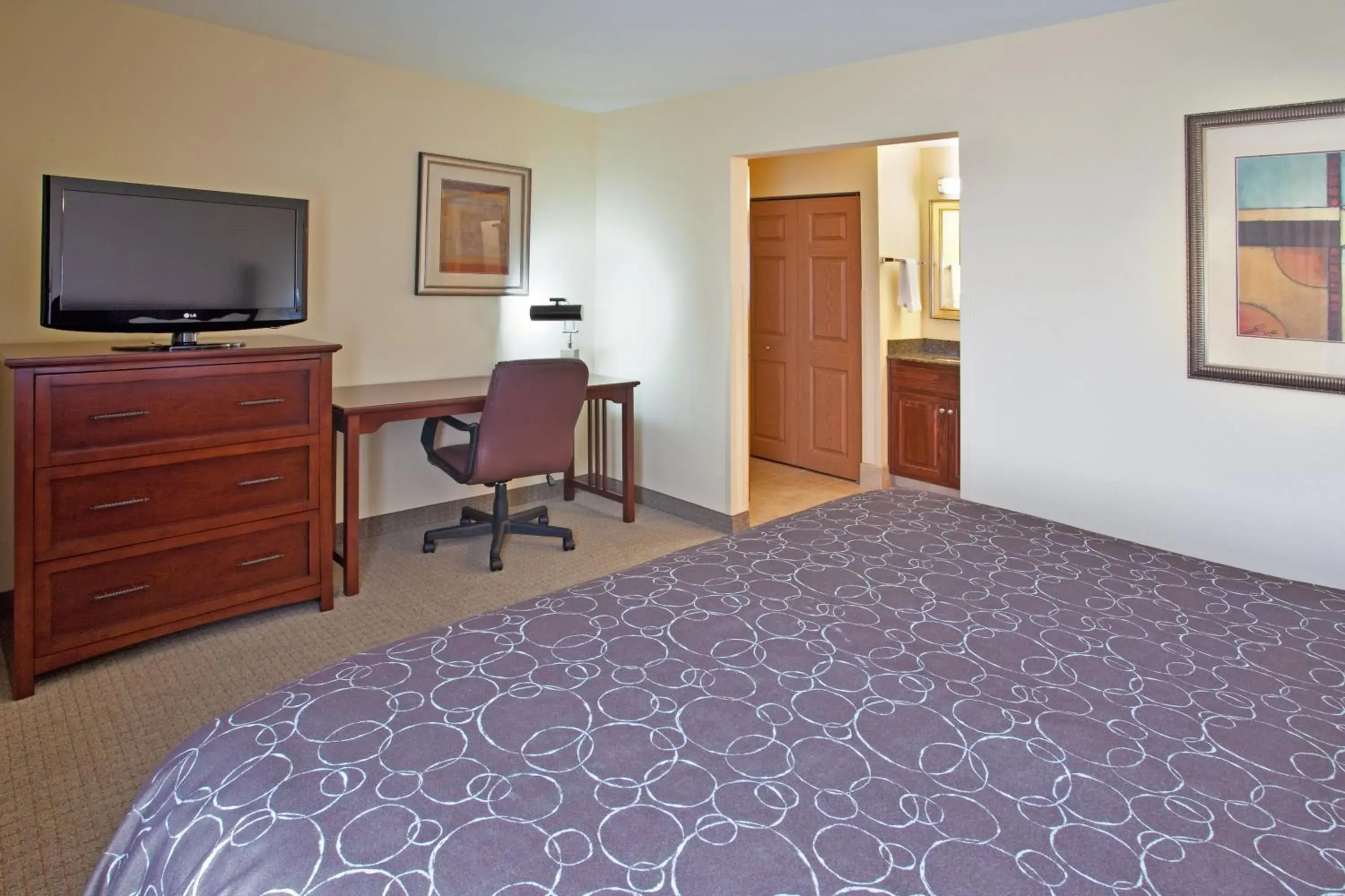 Photo of the whole room in Staybridge Suites Elkhart North by IHG Photo of the whole room in Staybridge Suites Elkhart North by IHG