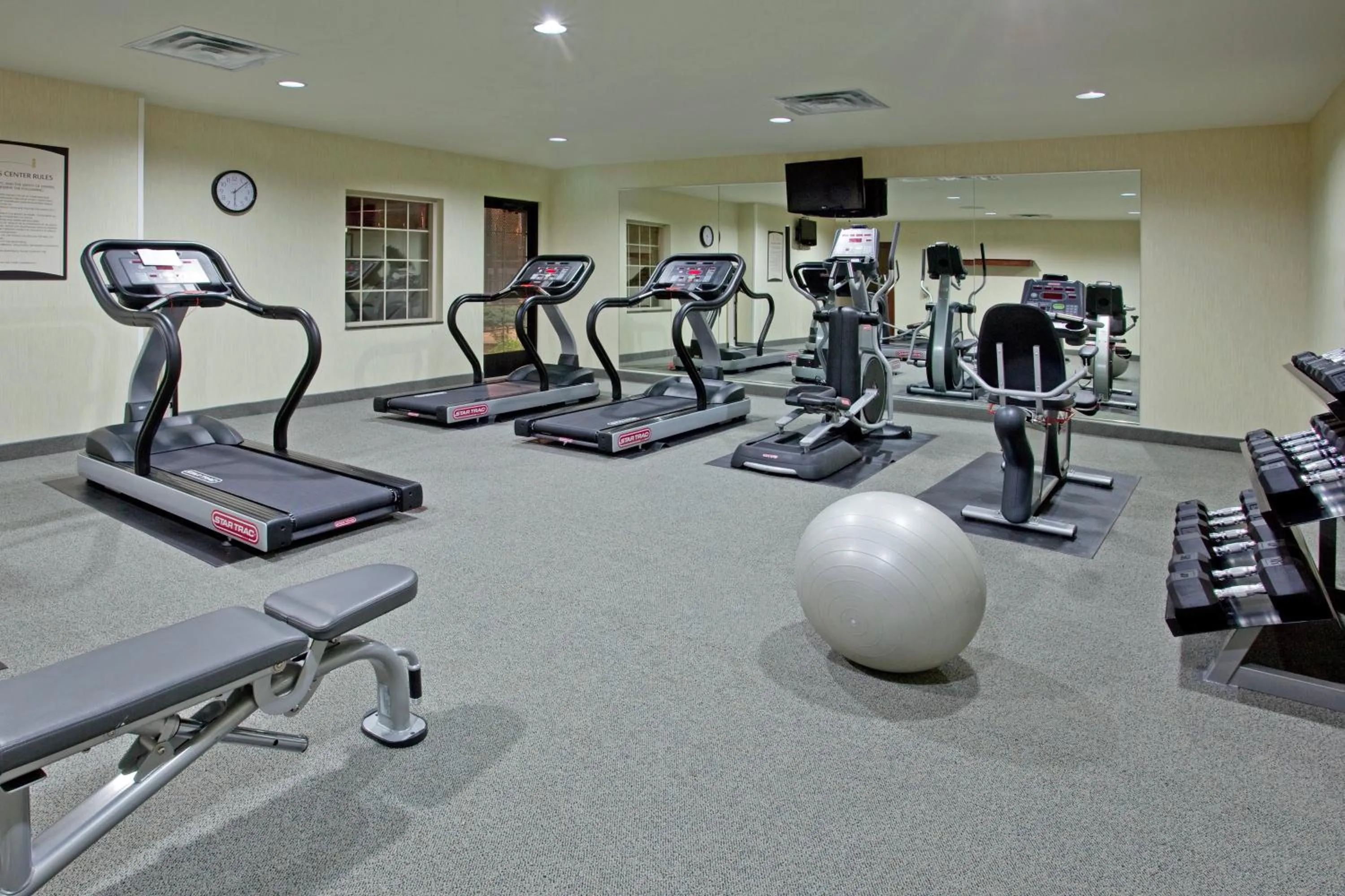 Fitness centre/facilities in Staybridge Suites Elkhart North by IHG