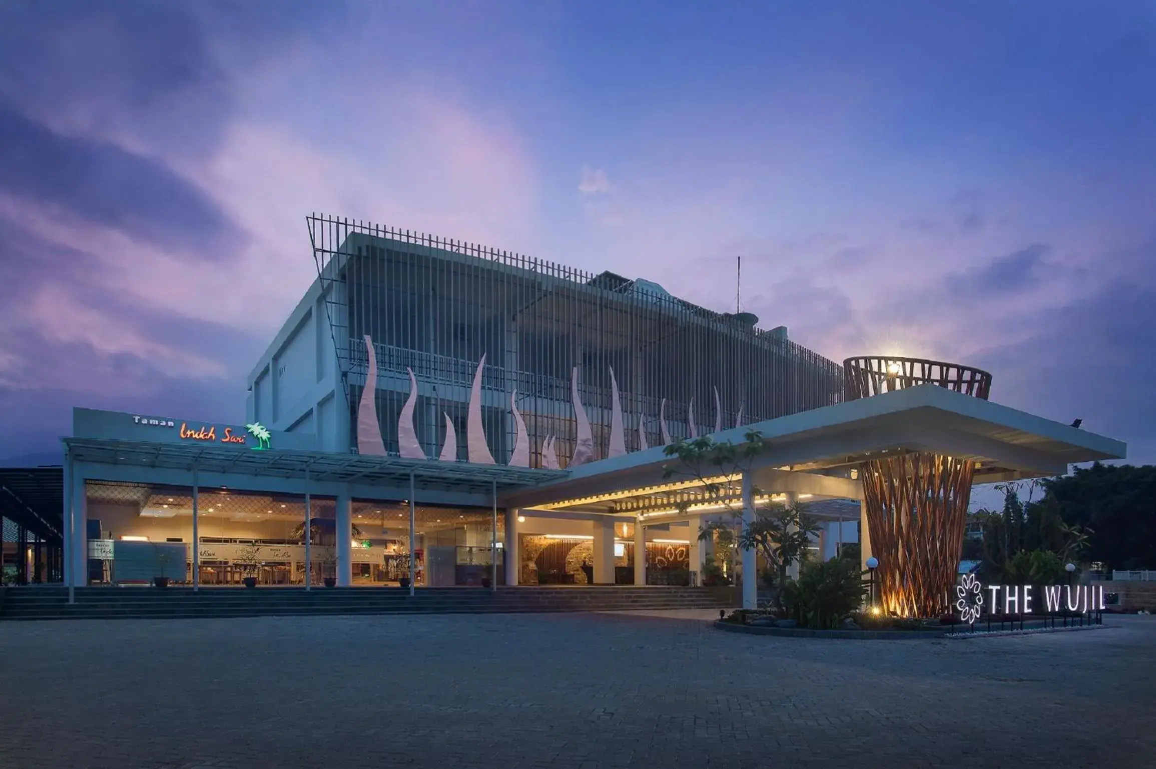 Facade/entrance in The Wujil Resort & Conventions Facade/entrance in The Wujil Resort & Conventions