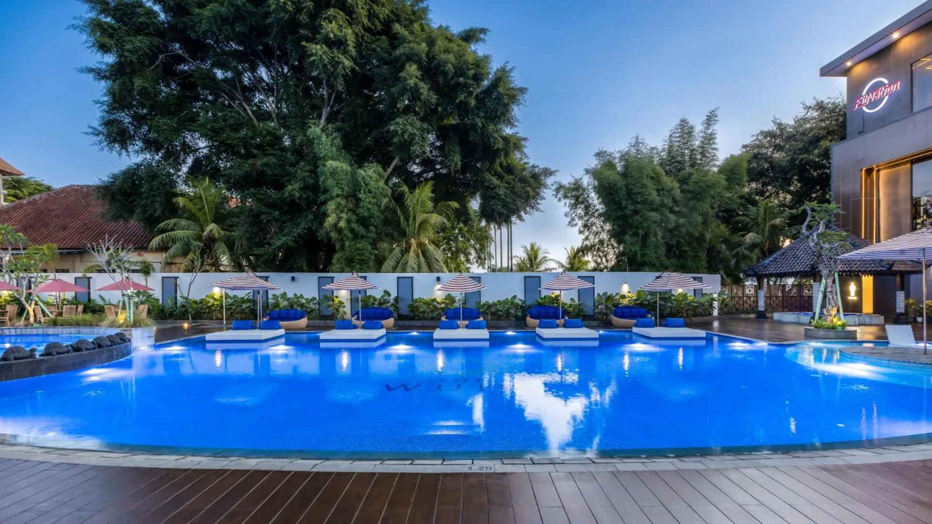 Swimming pool in The Wujil Resort & Conventions