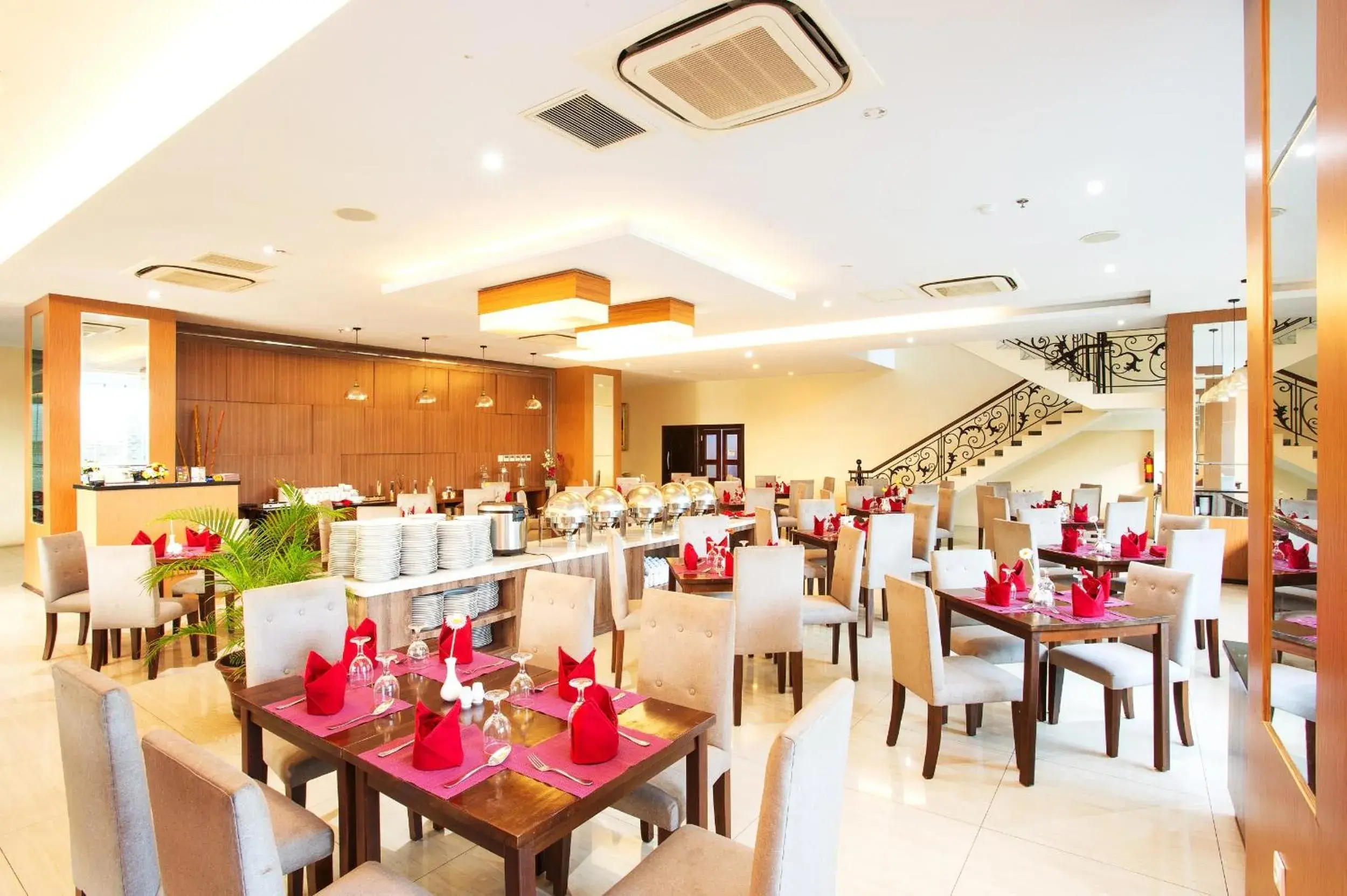 Restaurant/places to eat in Tara Hotel Yogyakarta Restaurant/places to eat in Tara Hotel Yogyakarta