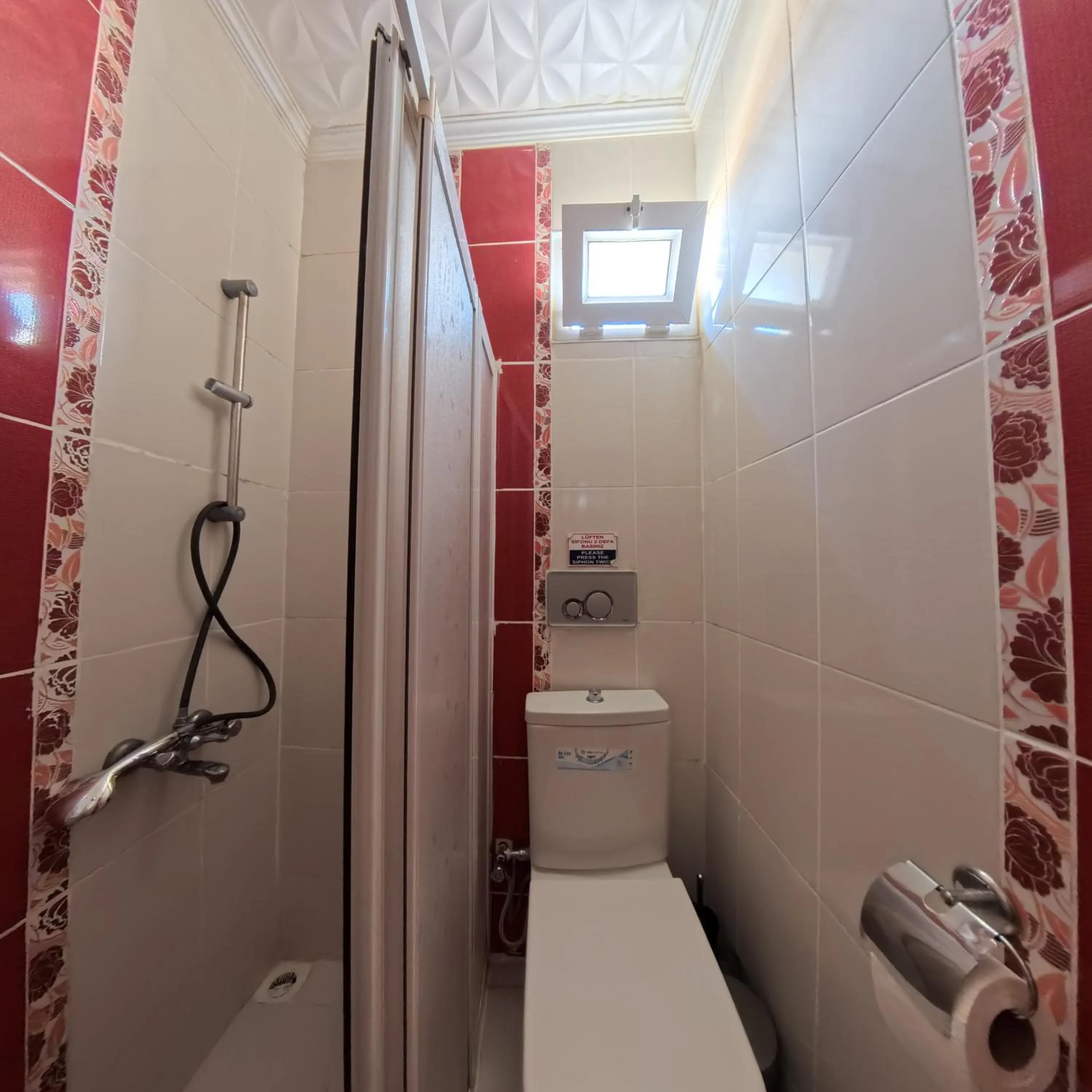 Shower in Kervansaray Hotel