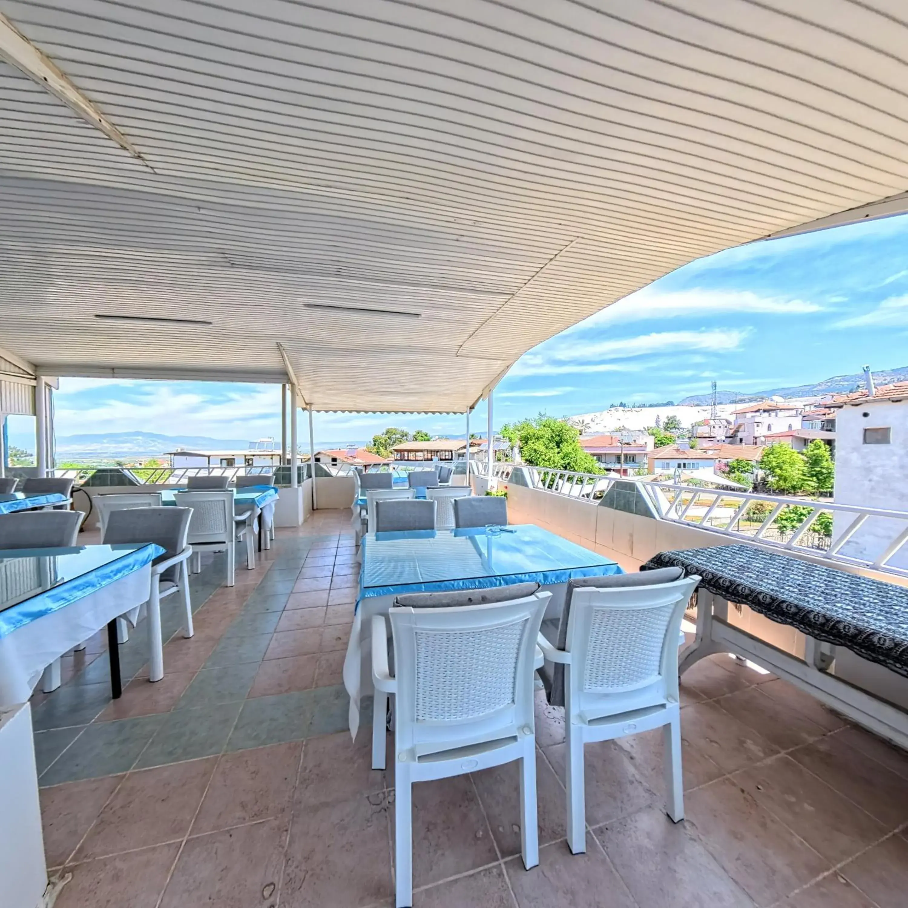 Restaurant/places to eat in Kervansaray Hotel Restaurant/places to eat in Kervansaray Hotel