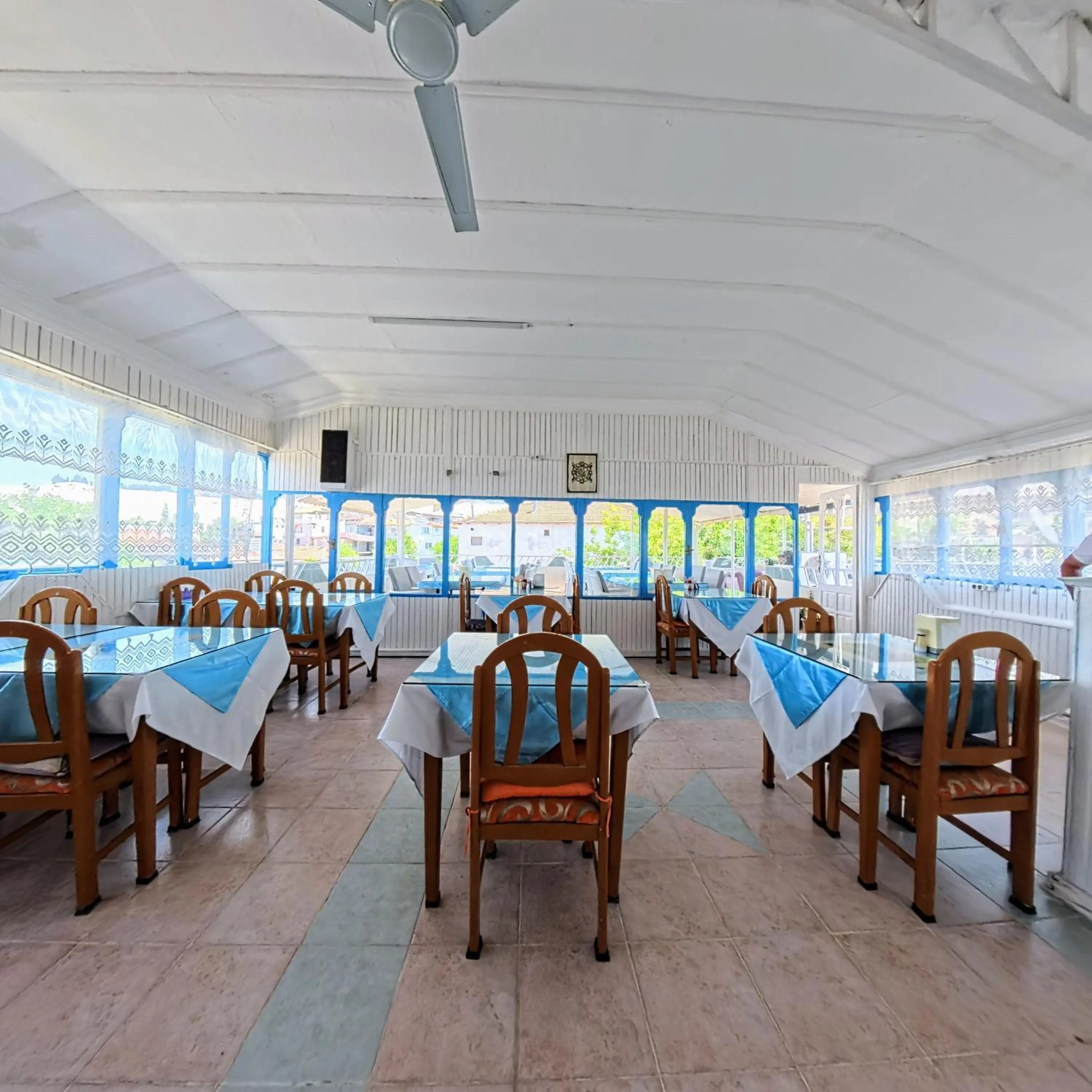 Restaurant/places to eat in Kervansaray Hotel