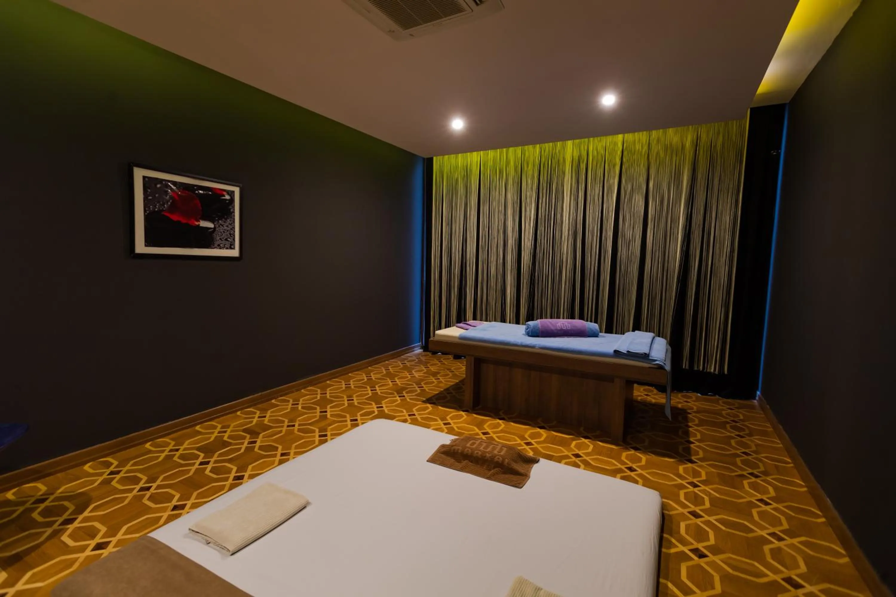 Massage in Marxal Resort & Spa