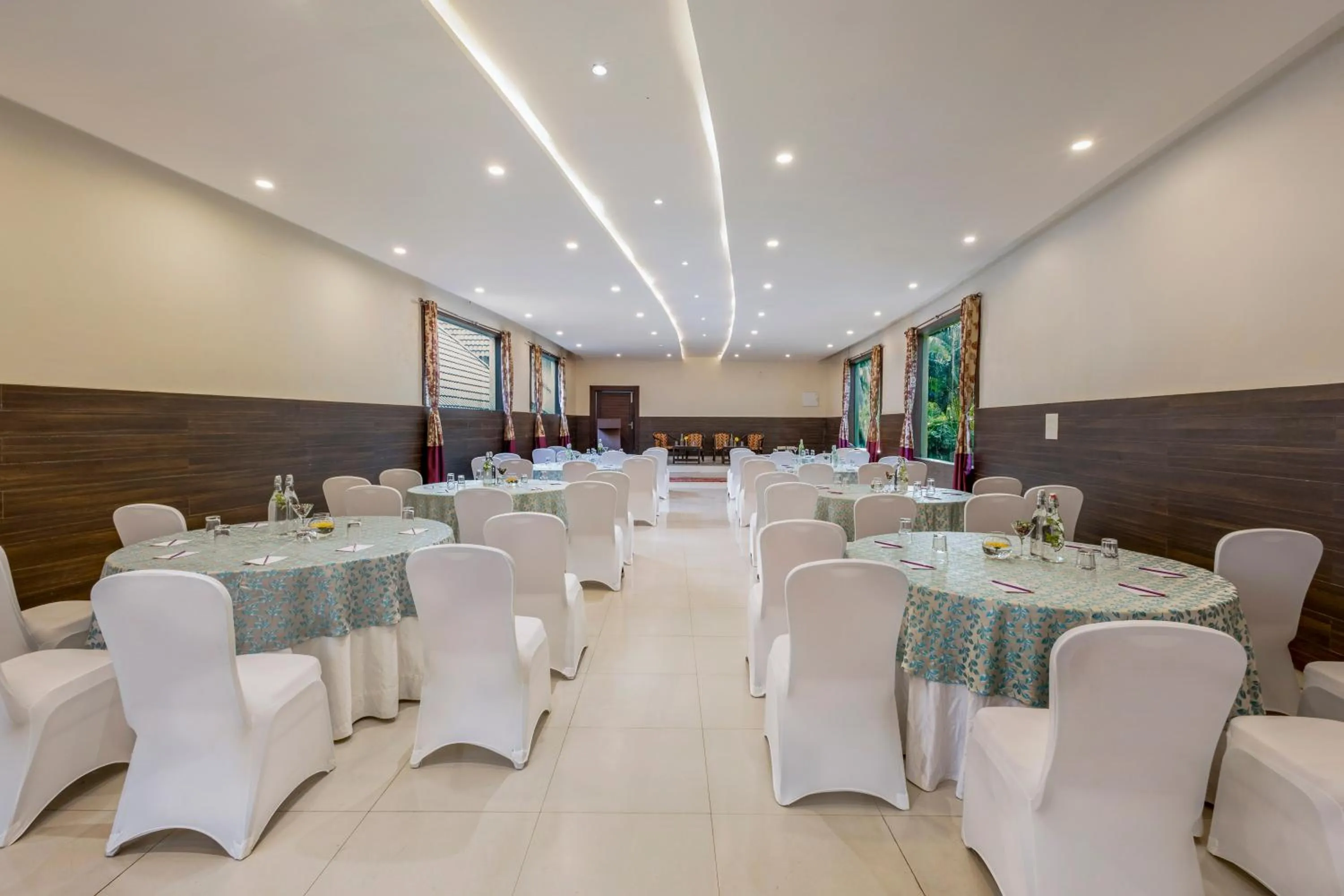Banquet/Function facilities in Sterling Palavelli Godavari