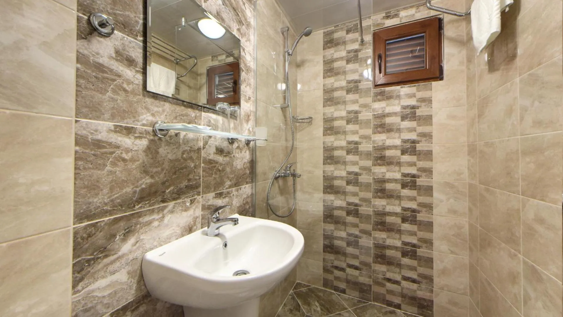 Bathroom in Complex Fichoza