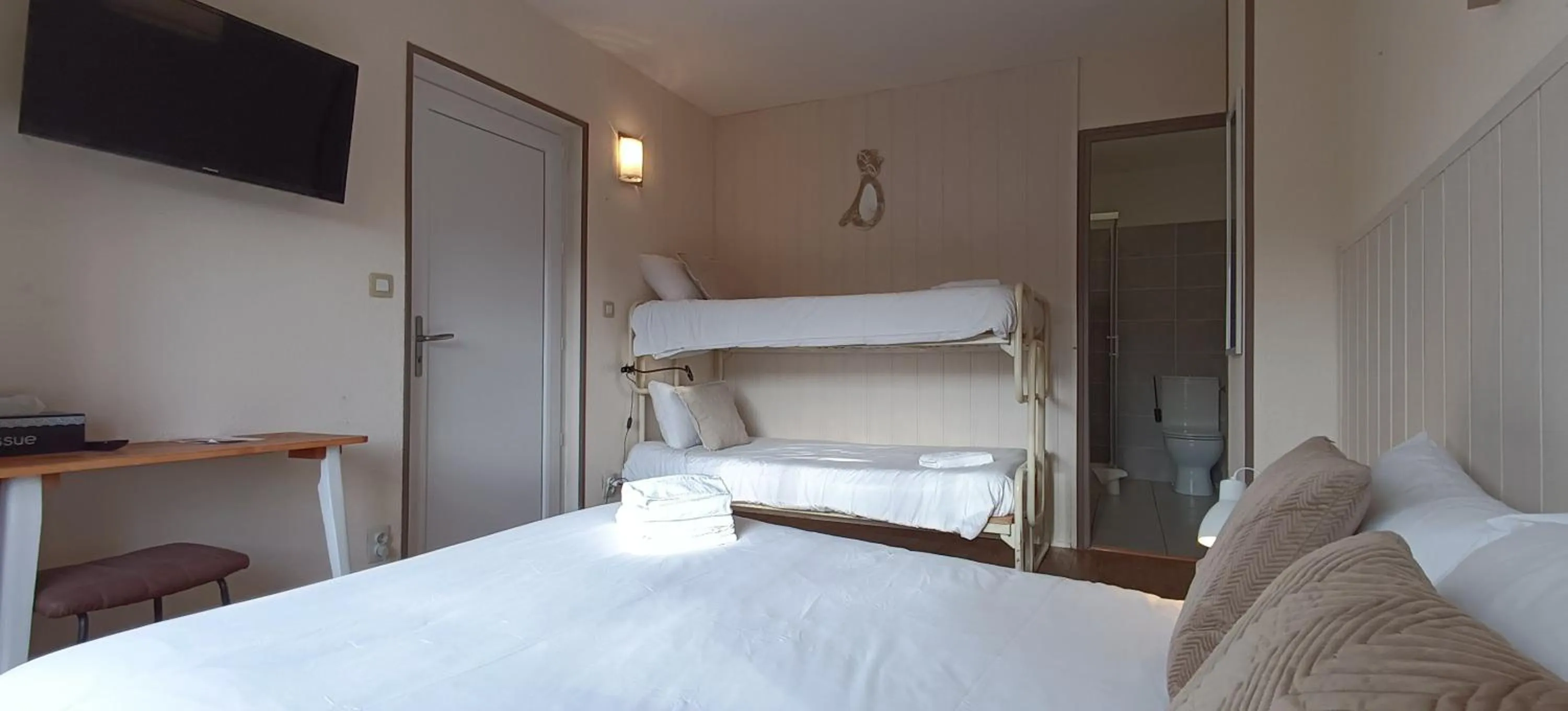 Bed in Hôtel Le P'tit Monde