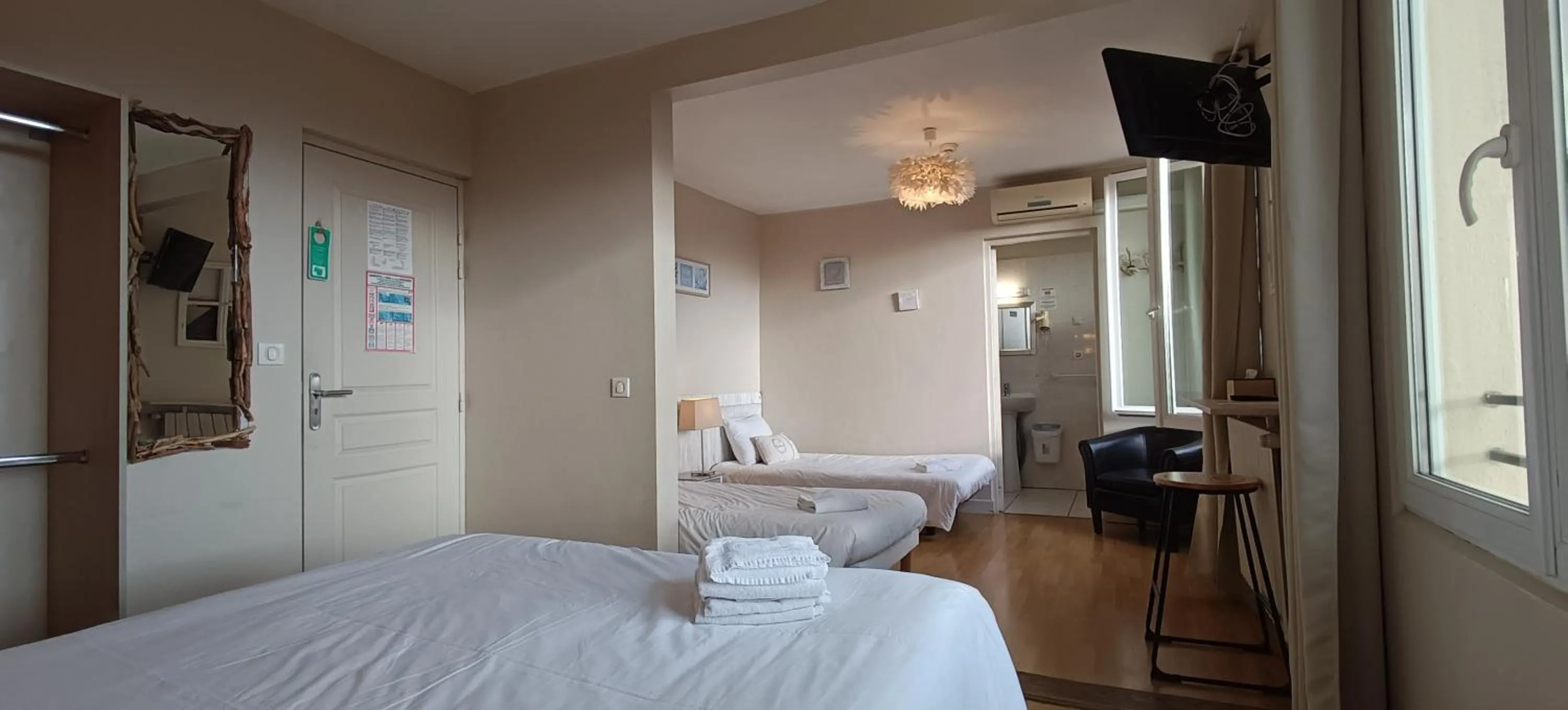 Bed in Hôtel Le P'tit Monde