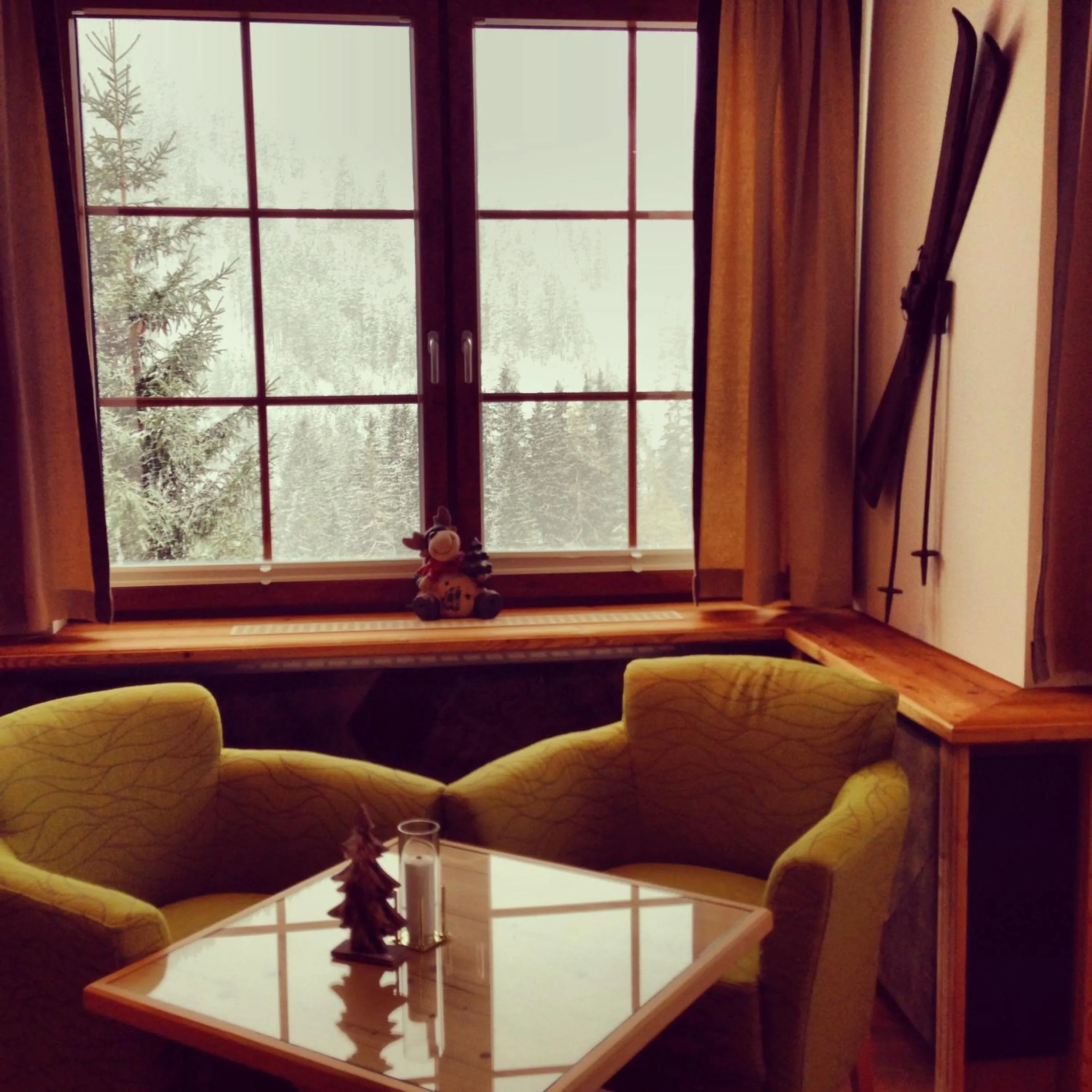 Seating area in Hotel Karl Schranz