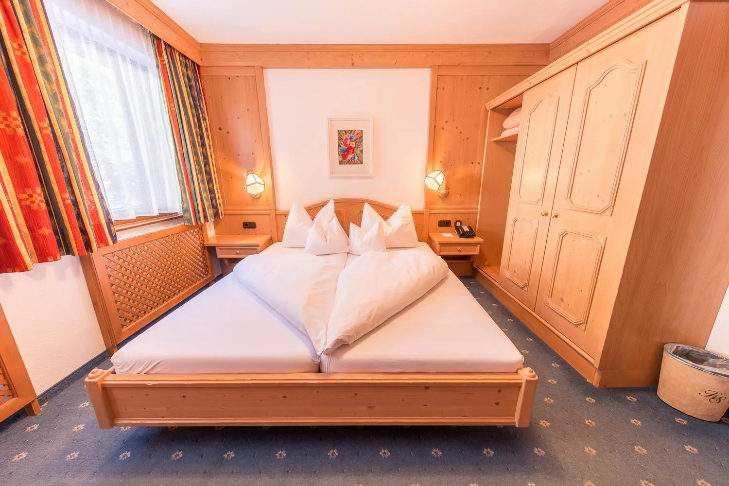 Bedroom, Bed in Hotel Karl Schranz