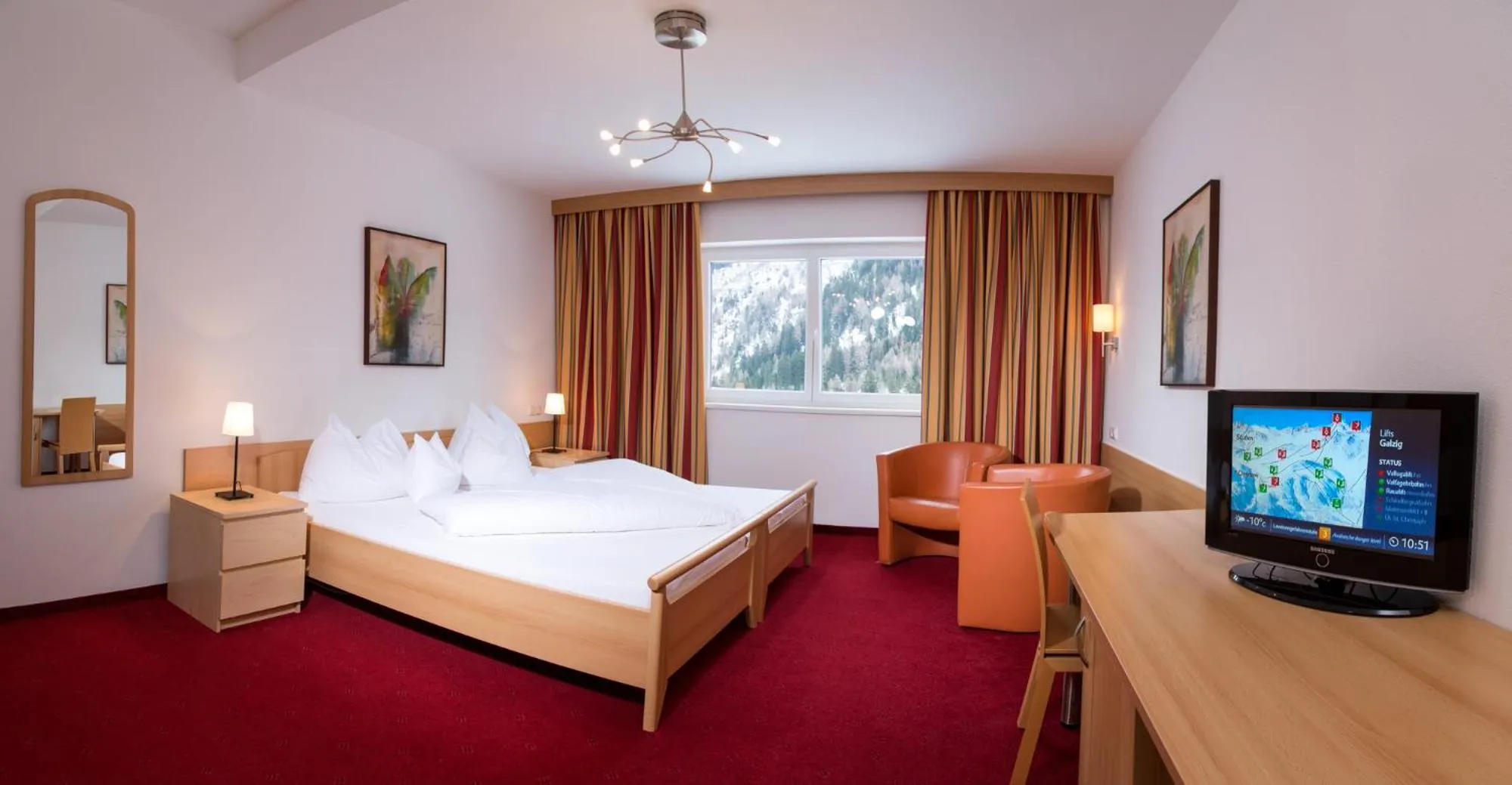 Photo of the whole room, Bed in Hotel Karl Schranz
