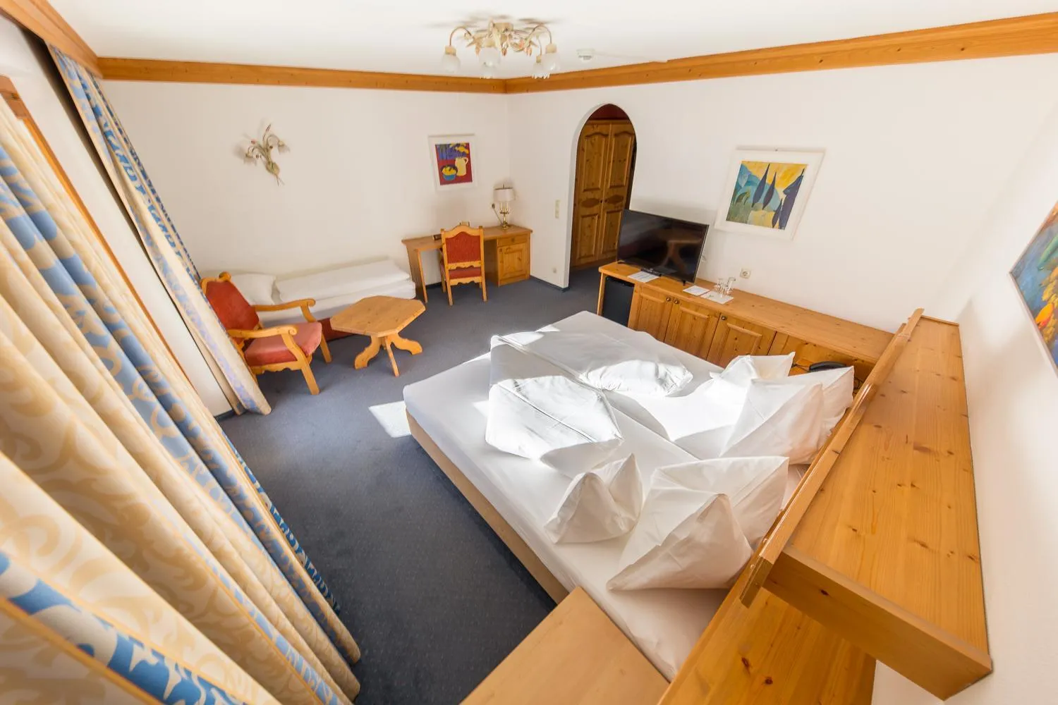 Bed in Hotel Karl Schranz