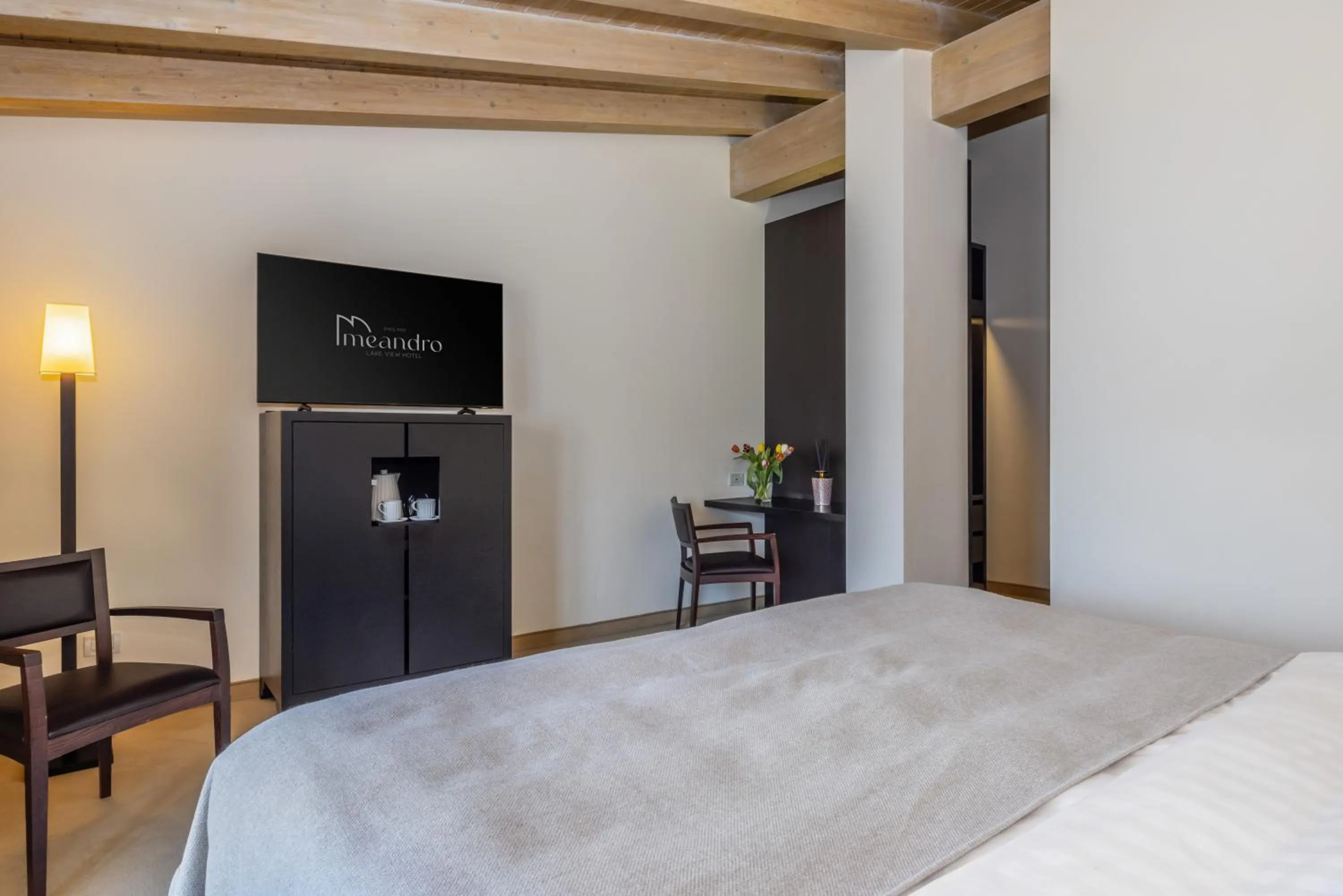 Bedroom, Bed in Hotel Meandro - Lake View